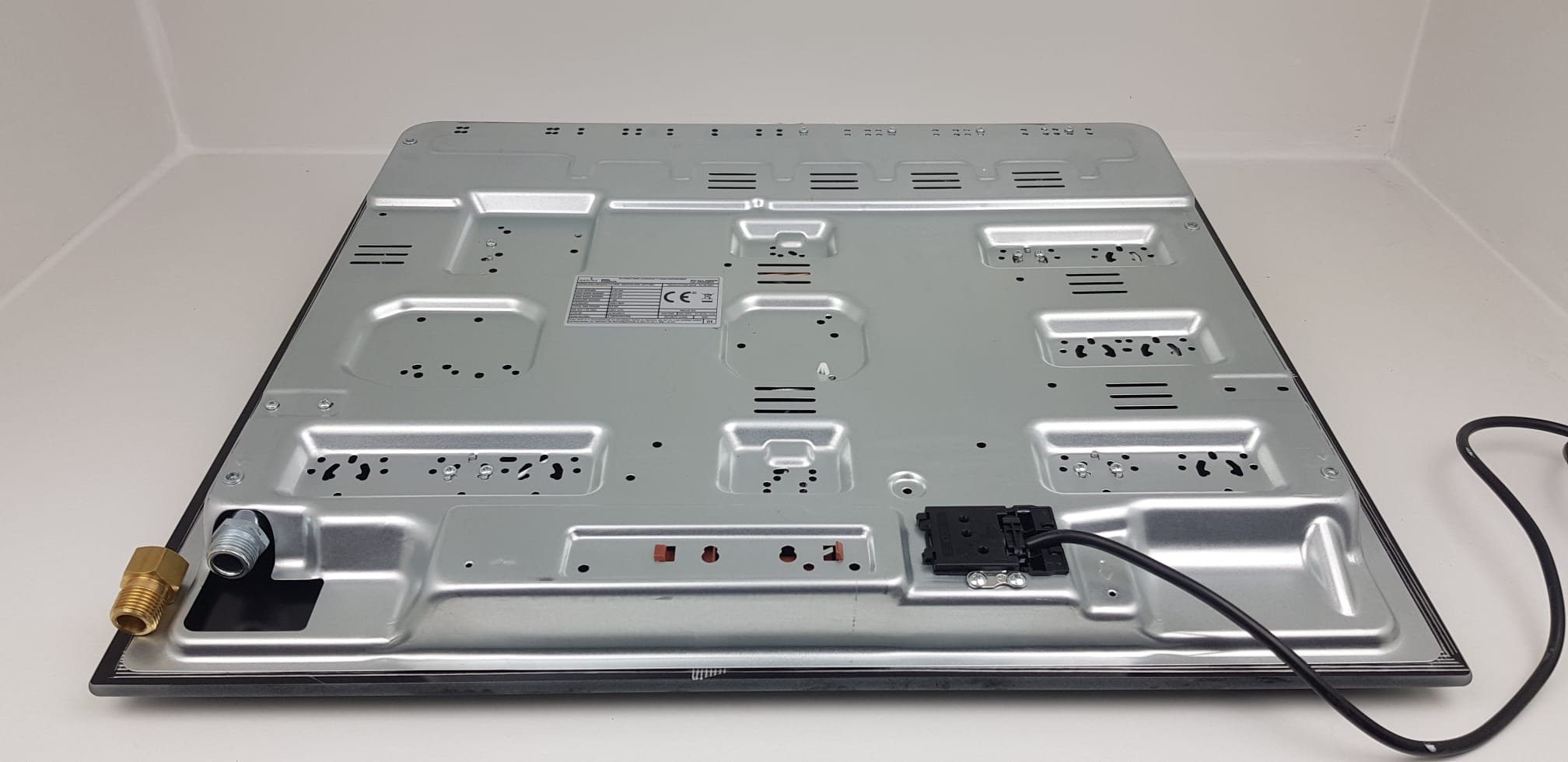 Gasline Gas-Kochfeld mit elektrische Zündung und Zündsicherung, 60cm breit, 4 flammig, 3,8kW Wok Brenner, autark GAG60GLWG, Glaskeramik, Erdgas 20mbar / Propangas 50mbar