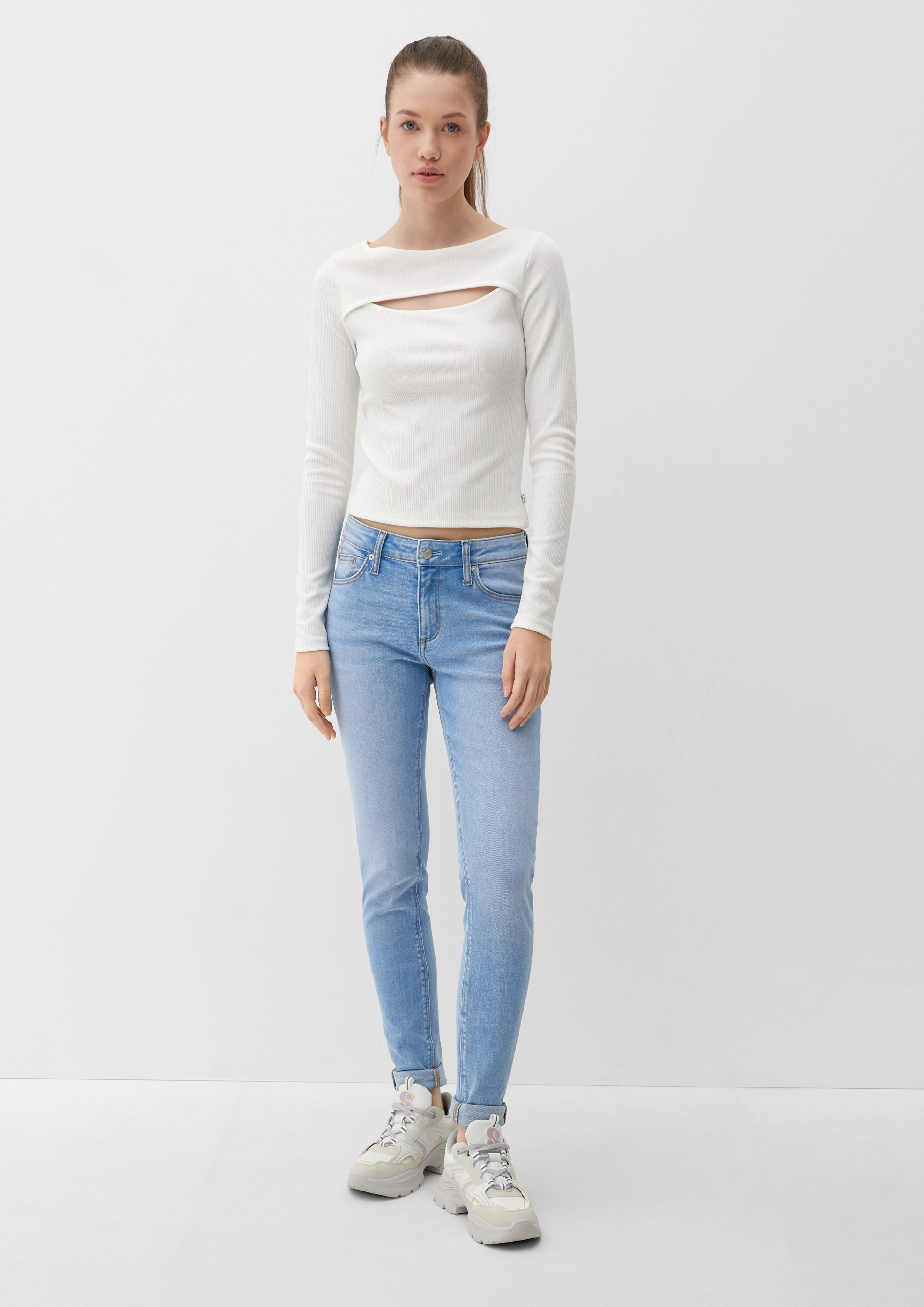 QS Stoffhose Jeans Sadie / Skinny Fit / Mid Rise / Skinny Leg Waschung, Logo