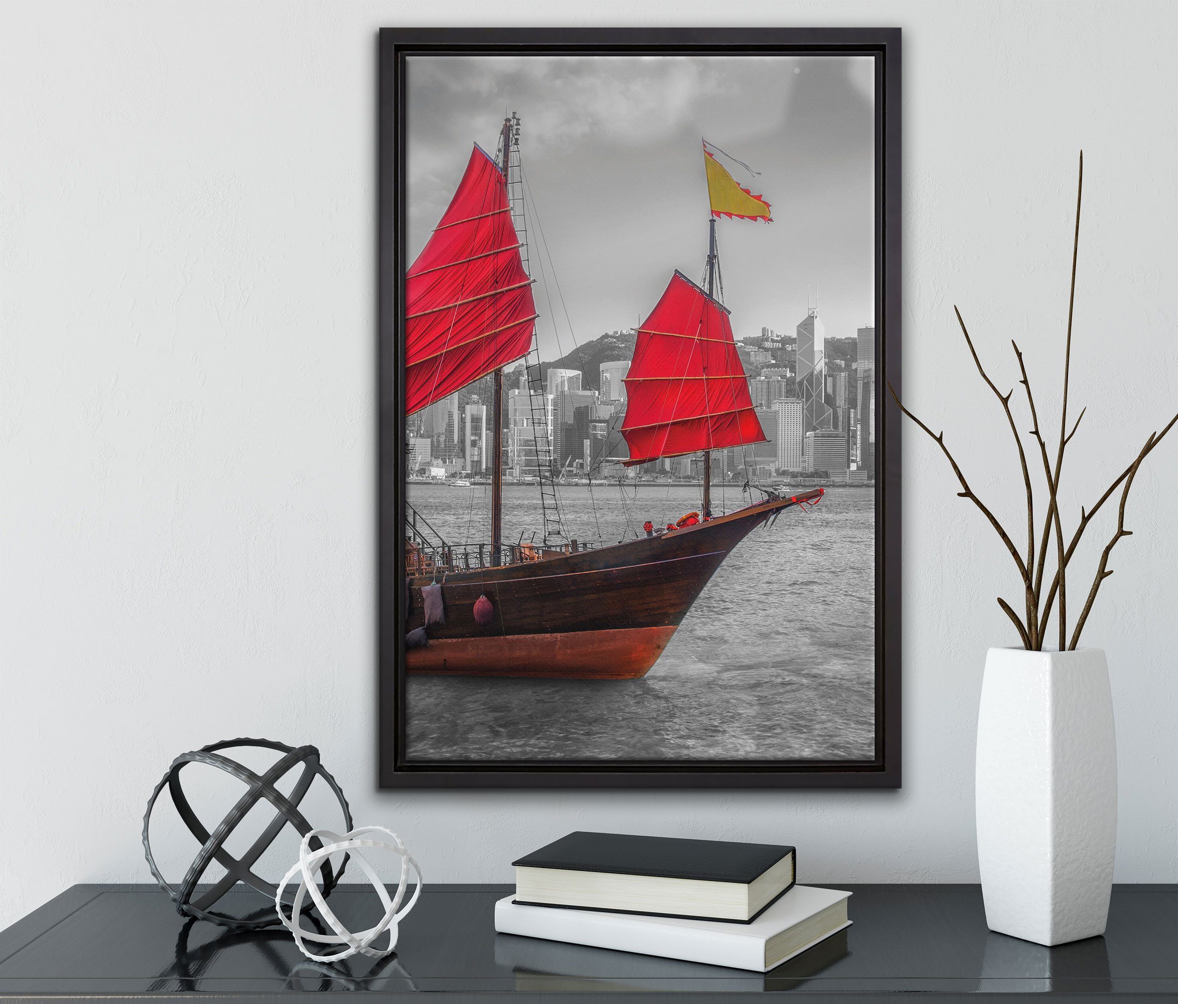 Pixxprint Leinwandbild Segelschiff gefasst, St), (1 inkl. bespannt, fertig Zackenaufhänger Segeln, Leinwandbild roten mit Wanddekoration Schattenfugen-Bilderrahmen in einem