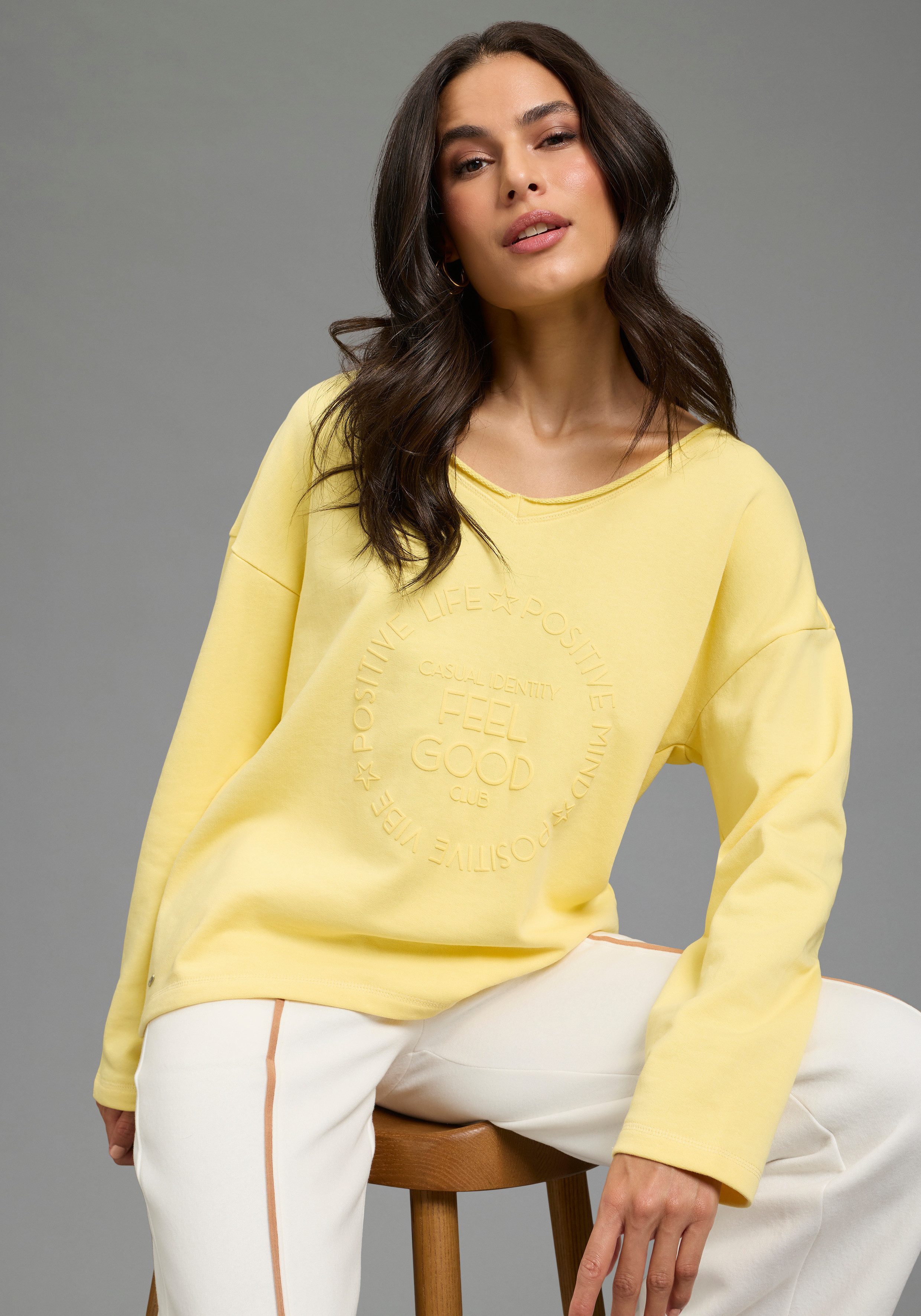 Laura Scott Longsweatshirt mit Fransenkante. € 34,99, (€ 34,99 pro 1 Stk).
