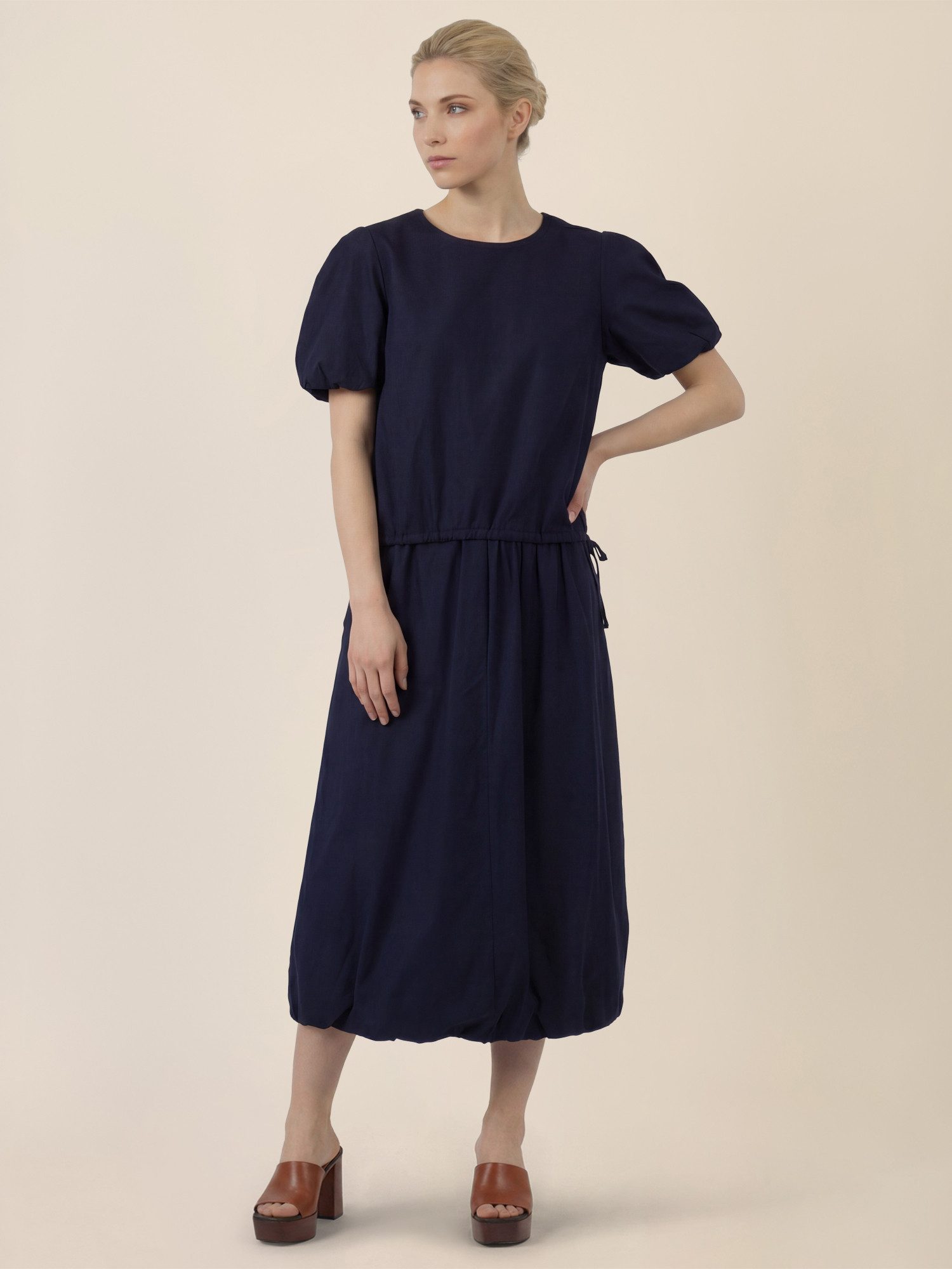 Apart Kurzarmbluse mit Bindebändern und Flügelärmeln