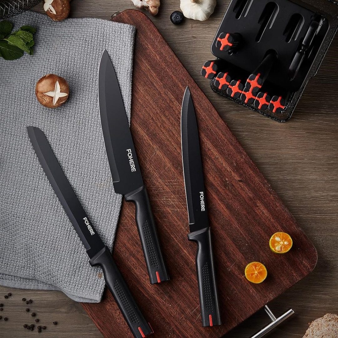 FOHERE Messer-Set 13-teiliges Messerset mit Block und Integriertem Schärfer (13-tlg), hochwertige Edelstahlklingen mit schwarzer Antihaft-Beschichtung