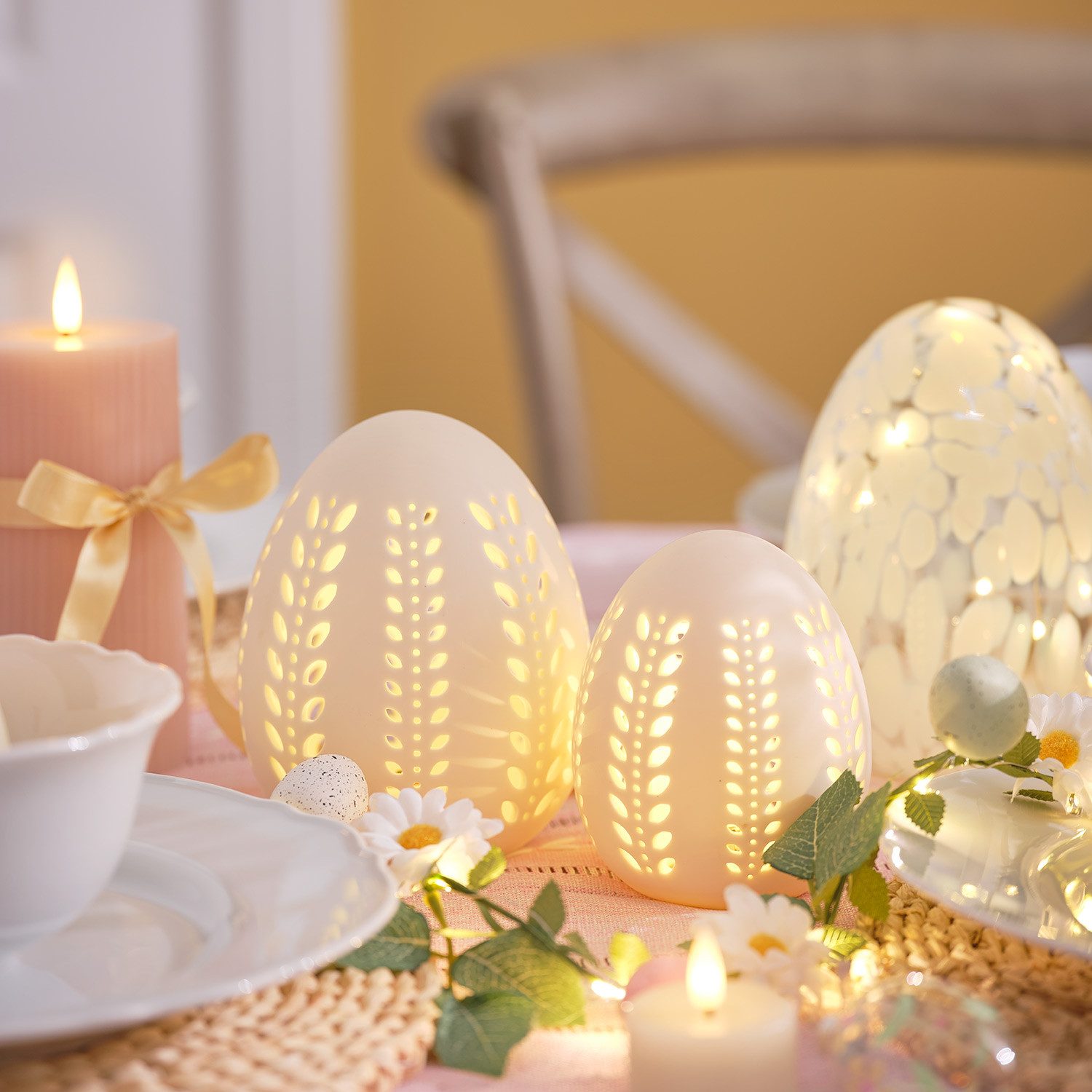 Lights4fun Osterei 2er Set LED-Porzellan-Eier mit Timer warmweiß