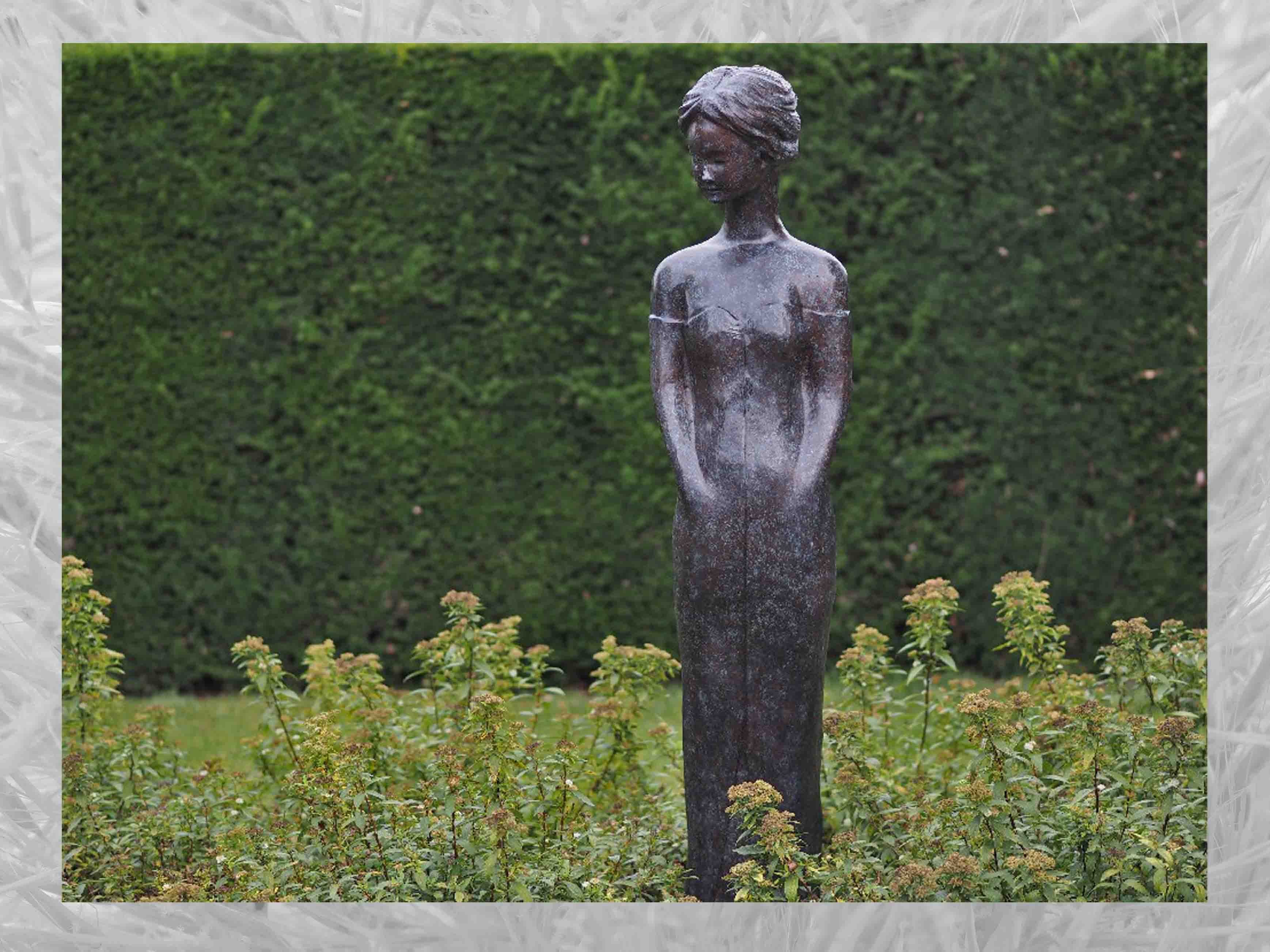 Gartenfigur IDYL Bronze-Skulptur Stehende Frau