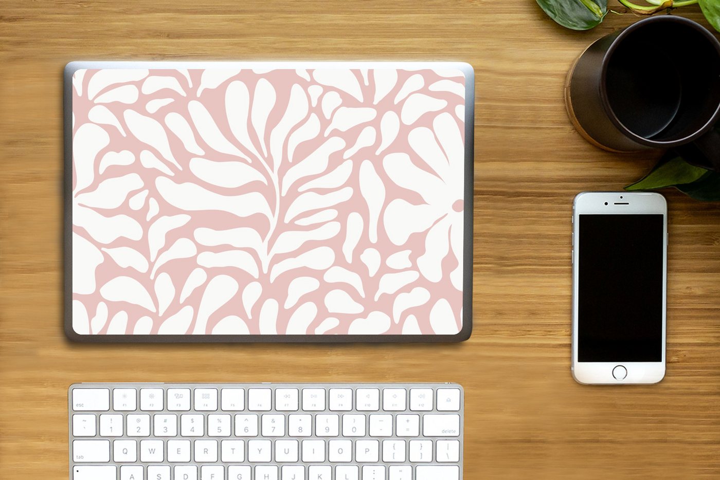 Thumbnail - MuchoWow Laptop-Aufkleber Blumen - Muster - Rosa - Weiß, (1tlg), Laptop Folien Cover, Aufkleber, Sticker, Schutz vor Kra...
