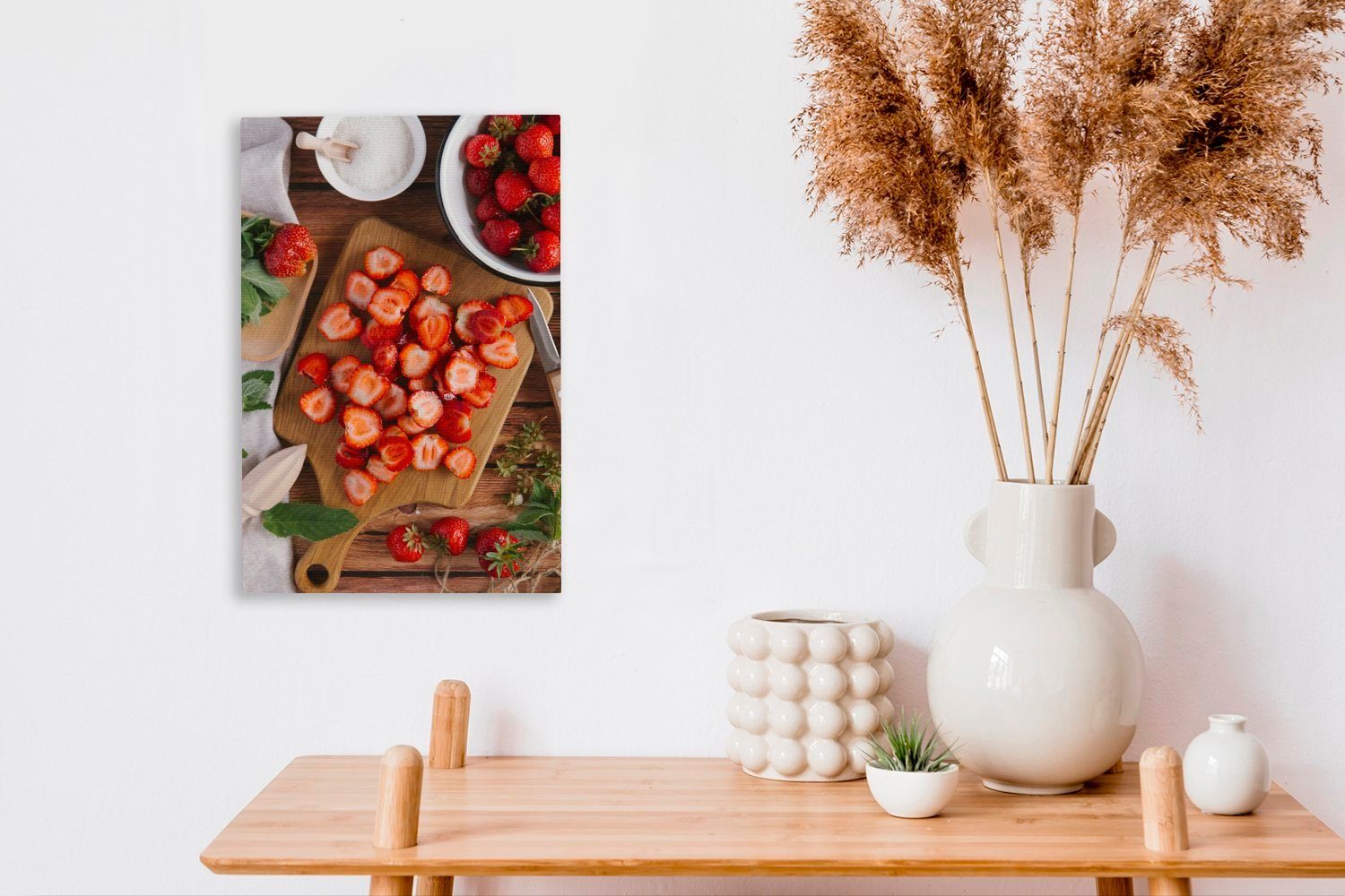 OneMillionCanvasses® Leinwandbild Erdbeeren auf einem Leinwandbild St), bespannt Gemälde, Schneidebrett, inkl. cm Zackenaufhänger, (1 20x30 fertig