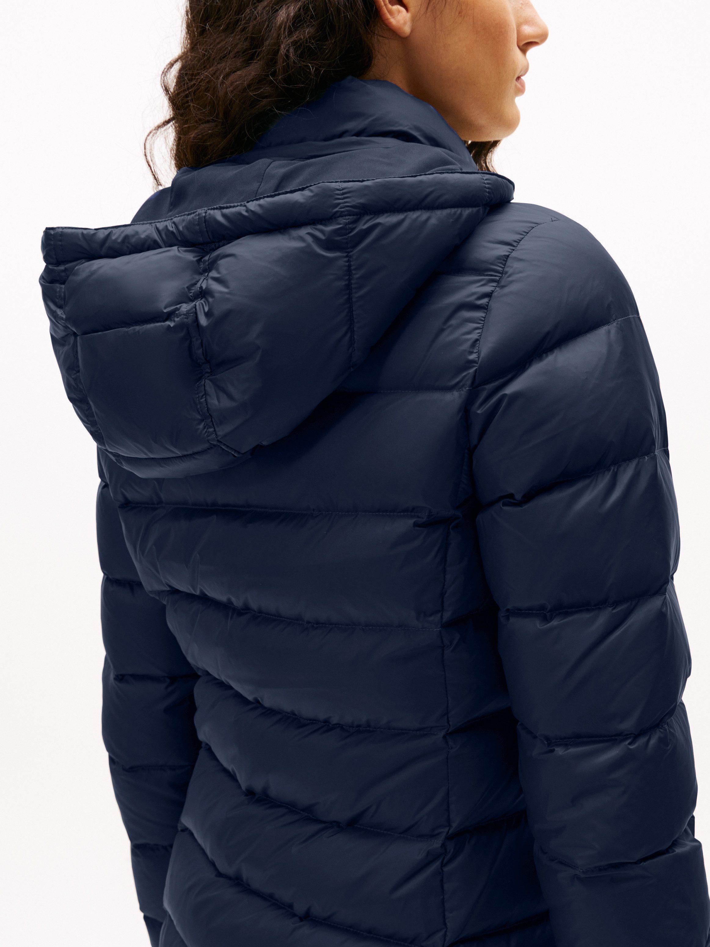 Tommy Jeans Steppmantel TJW ESSENTIAL HOODED DOWN COAT Kunstfaser
