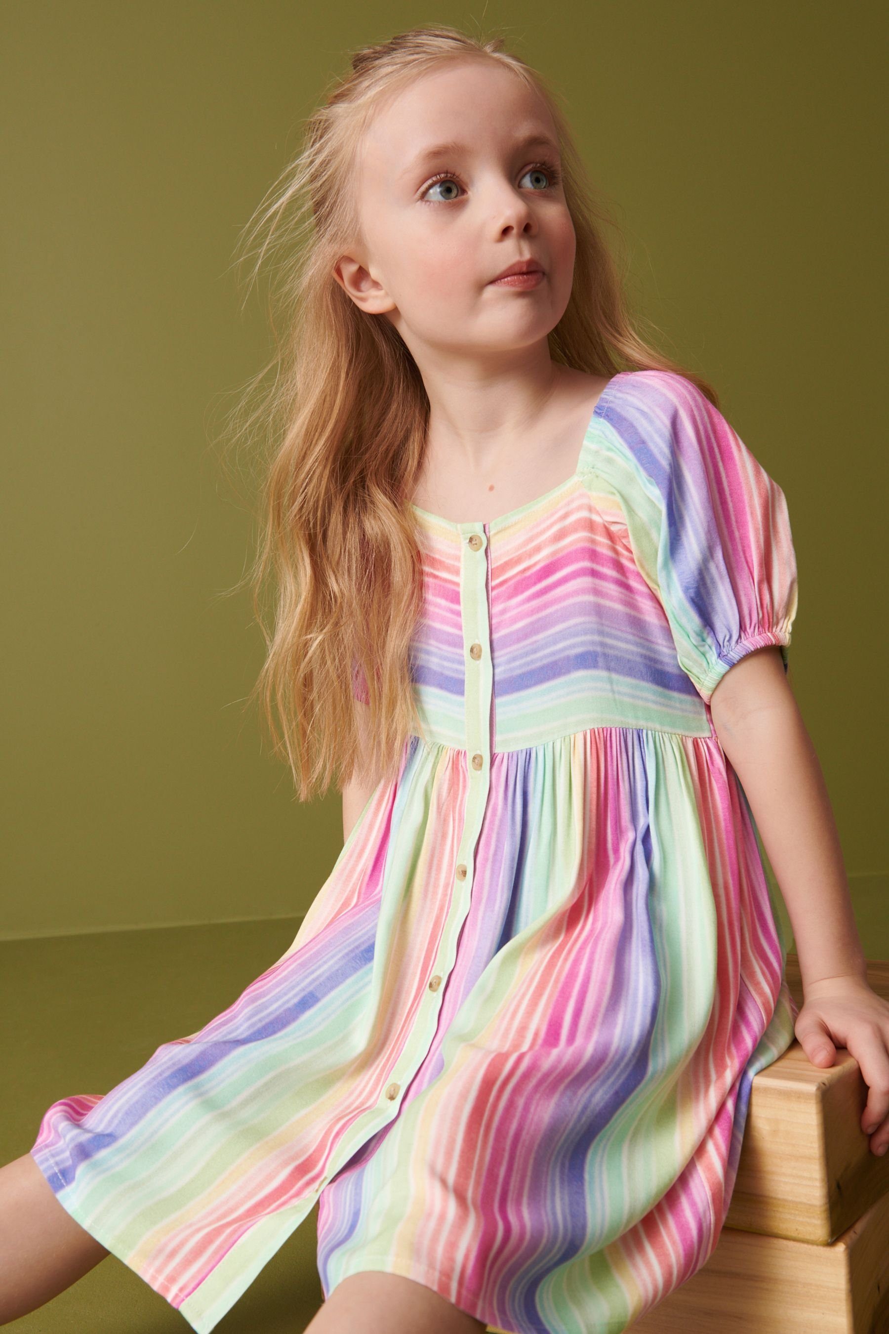 Sommerkleid Gemustertes (1-tlg) Next mit Kleid Rainbow Puffärmeln