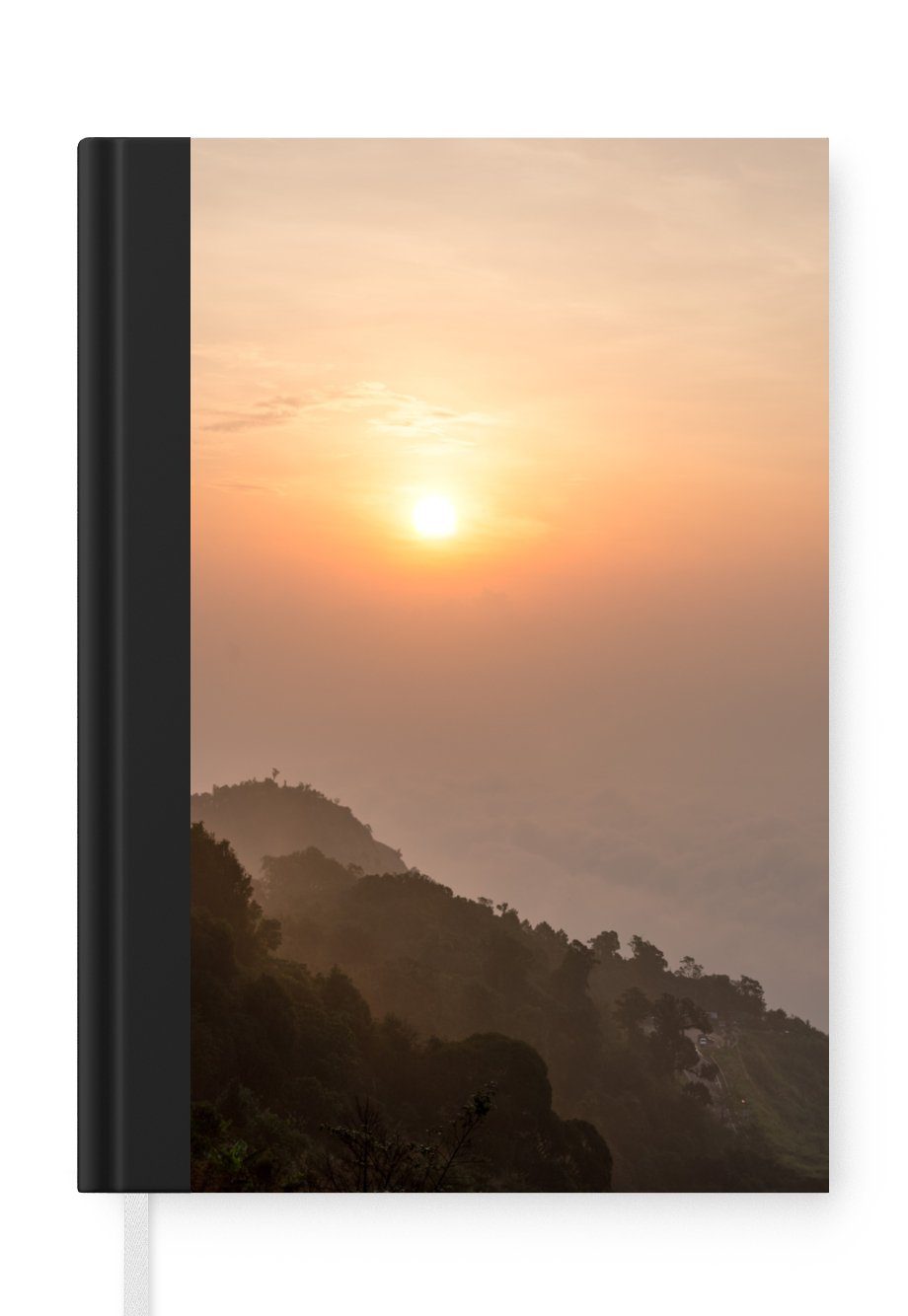 MuchoWow Notizbuch Der Sonnenuntergang überragt die Berge des Phu Hin Rong, Journal, Merkzettel, Tagebuch, Notizheft, A5, 98 Seiten, Haushaltsbuch