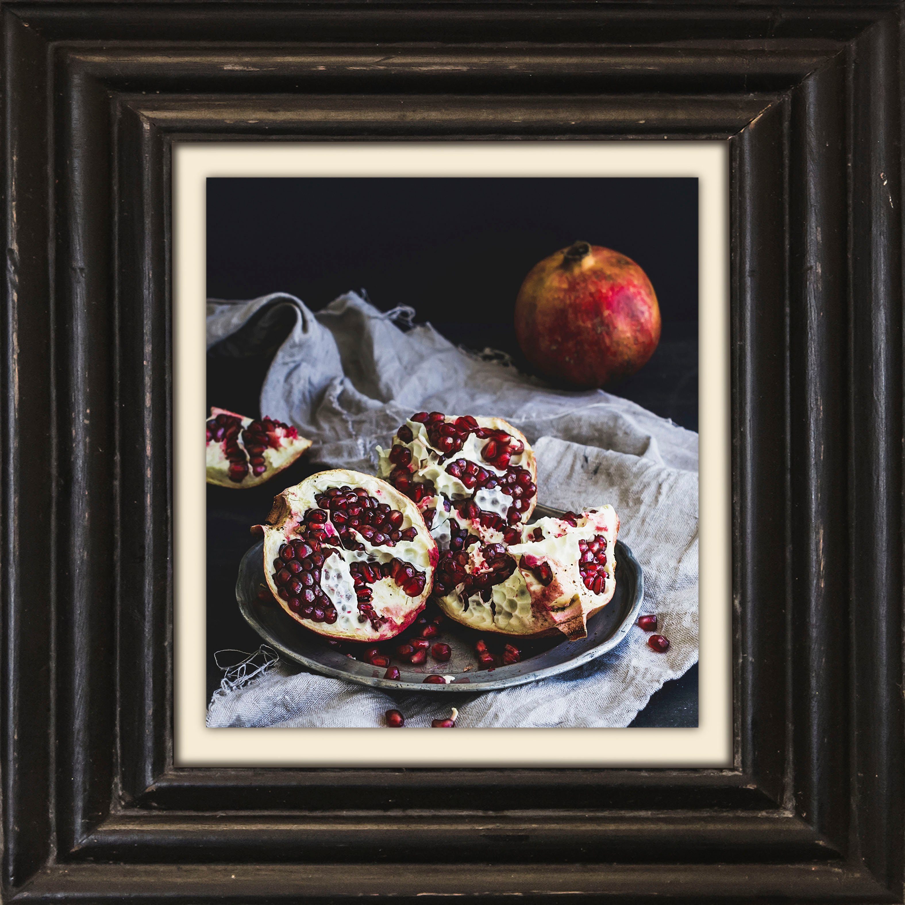 queence Leinwandbild Granatapfel, Kunst, Obst, Obst Bilder, Stillleben, Premium-Leinwandstoff, Handarbeit aus Deutschland, 40x40cm