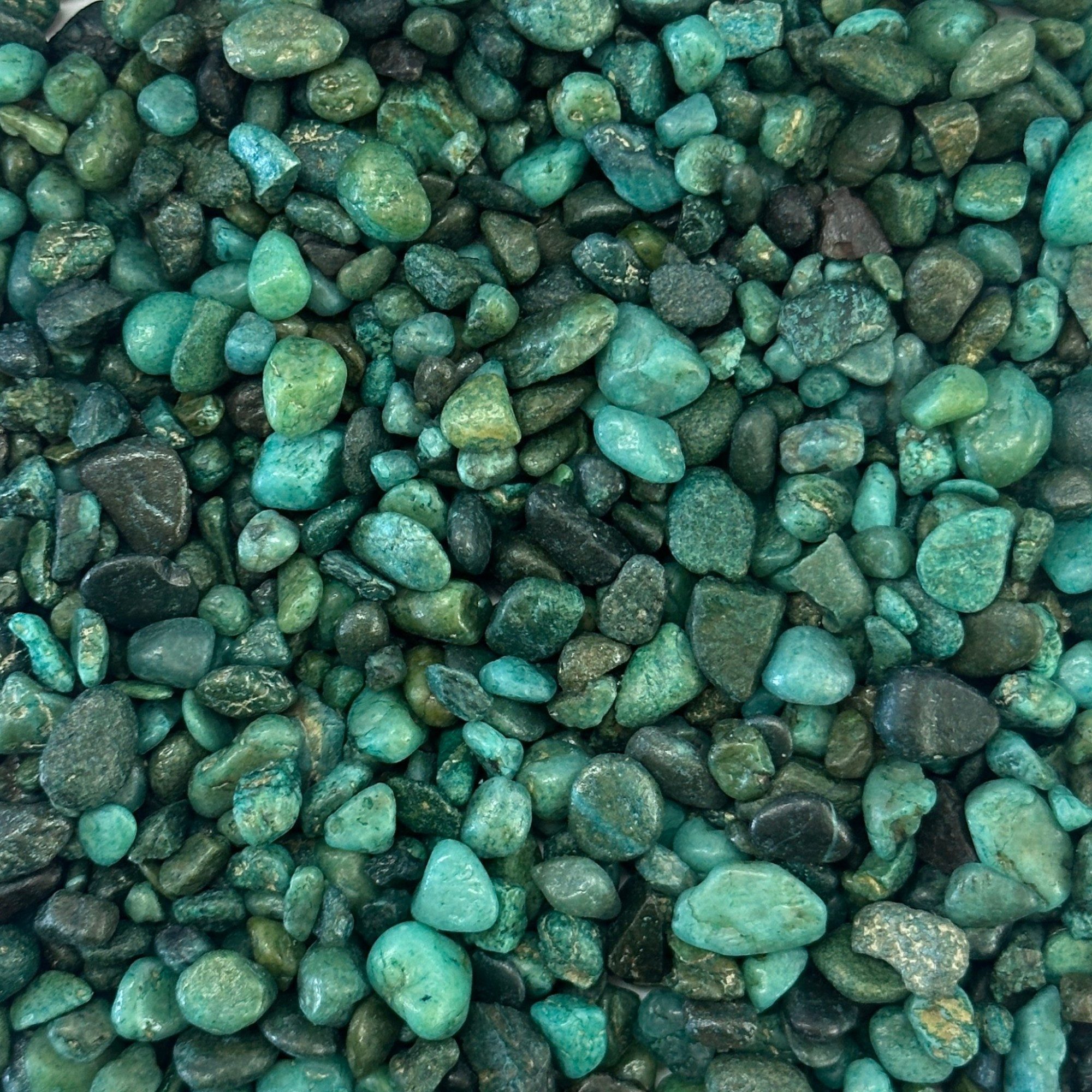 Eurosand 2.0 GmbH Dekokies Farbige Batiksteine 4-8mm, Bunte Dekosteine, 1kg