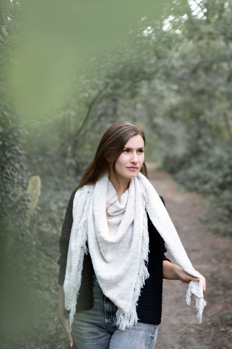 Knit Factory Strickschal Amber Dreiecksschal Marron, (1-St), Schal Halstuch Dreiecksschal Tuch Strickmode