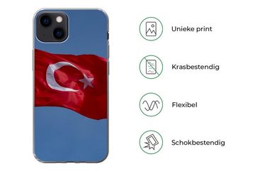 MuchoWow Handyhülle Eine türkische Flagge am blauen Himmel, Handyhülle Apple iPhone 13, Smartphone-Bumper, Print, Handy