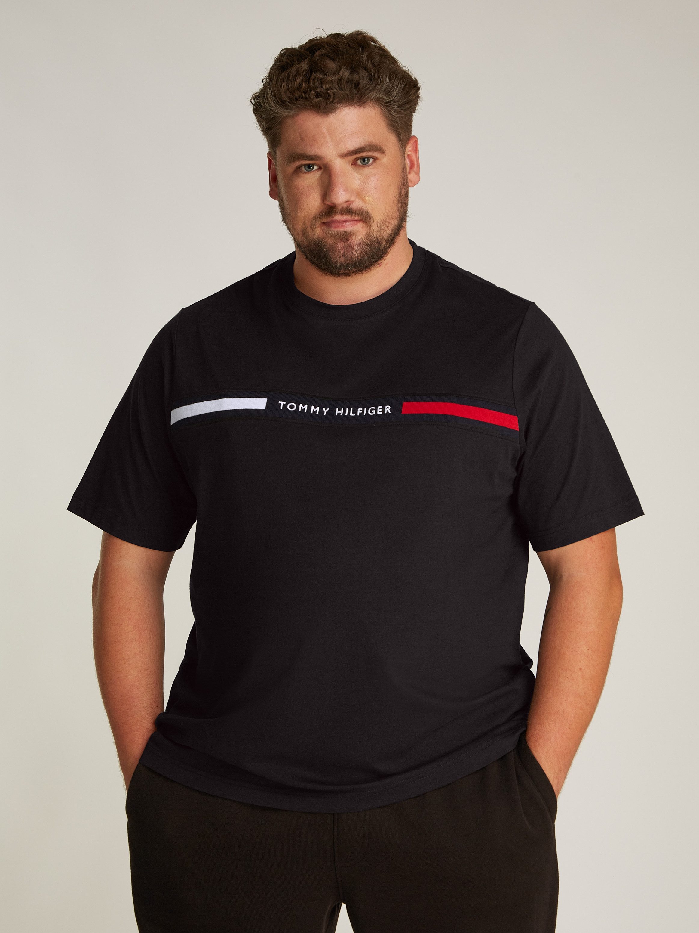 Tommy Hilfiger Big & Tall Rundhalsshirt BT-HILFIGER CHEST INSERT TEE-B in Großen Größen, Logostickerei
