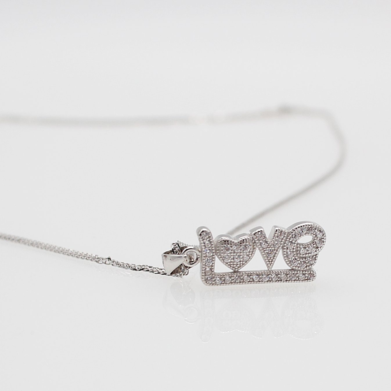 inklusive Silberkette Kette 45 cm, Geschenkschachtel ELLAWIL mit Silber Damen Mädchen Halskette Anhänger Love 925), Inschrift (Kettenlänge Sterling Zirkonia