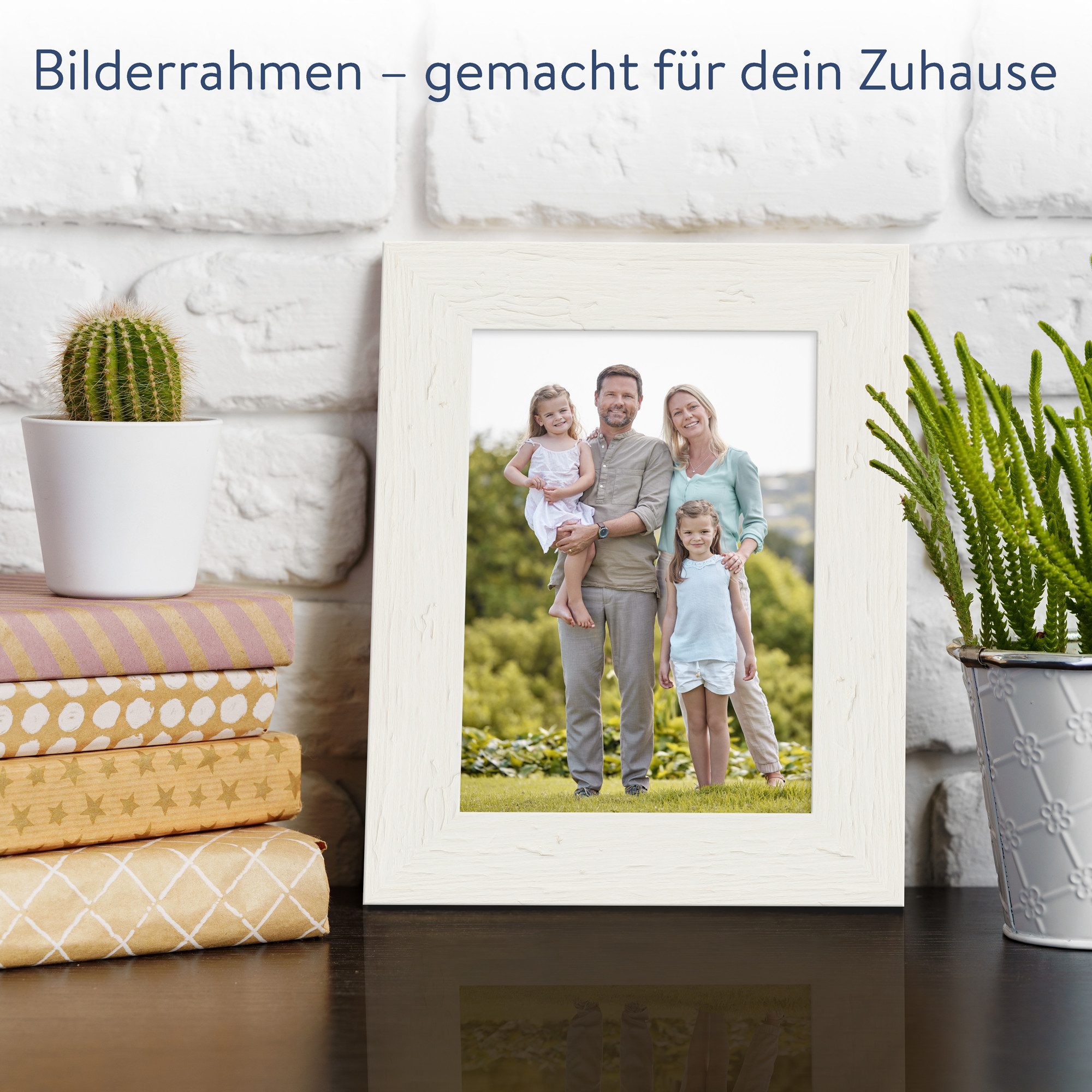 WANDStyle Bilderrahmen H750, Weiß, aus Massivholz im Landhaus Stil