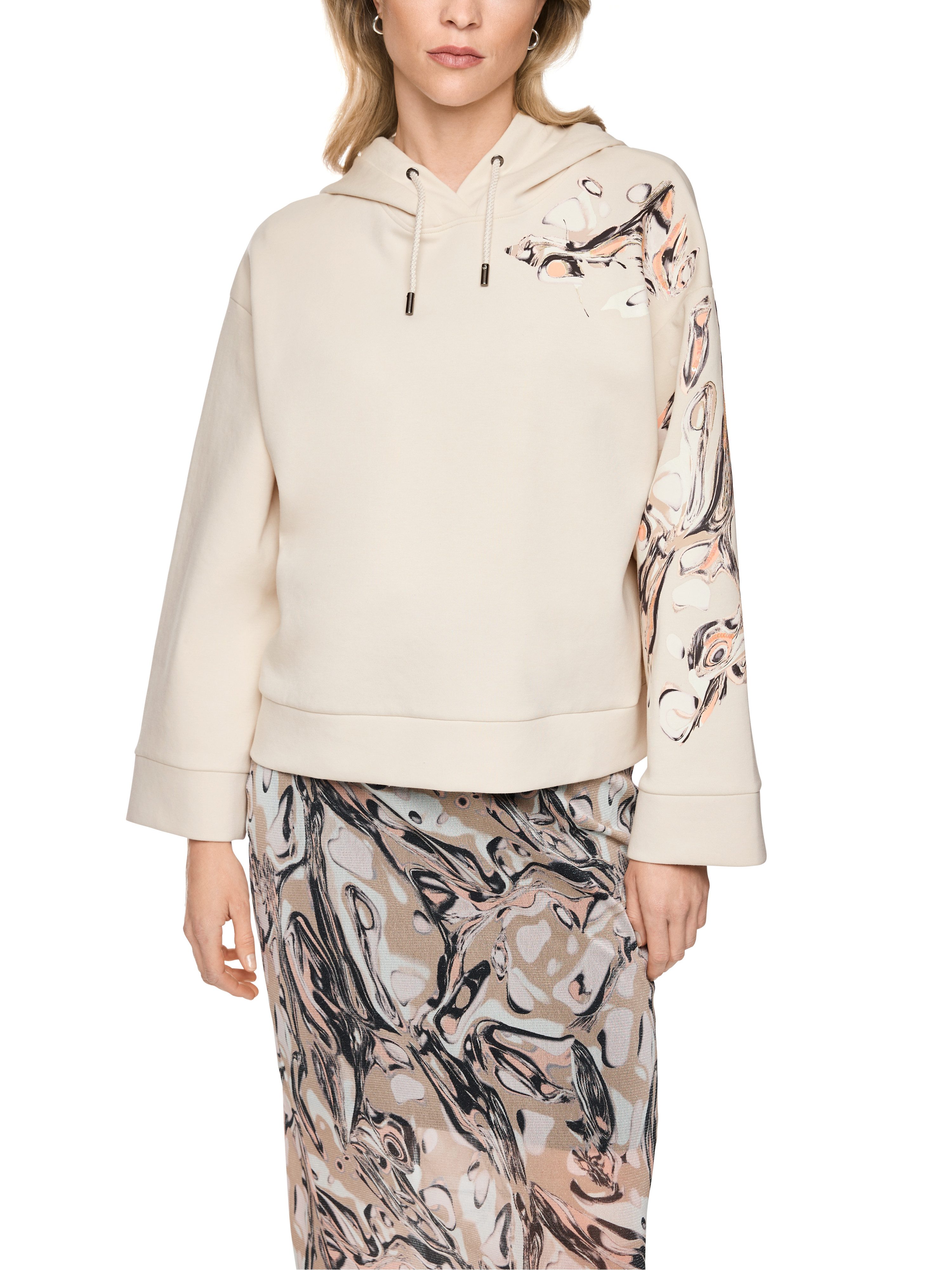 Marc Cain Kapuzensweatshirt Golden Hour Premium Damenmode oversize, modischer Print am Ärmel