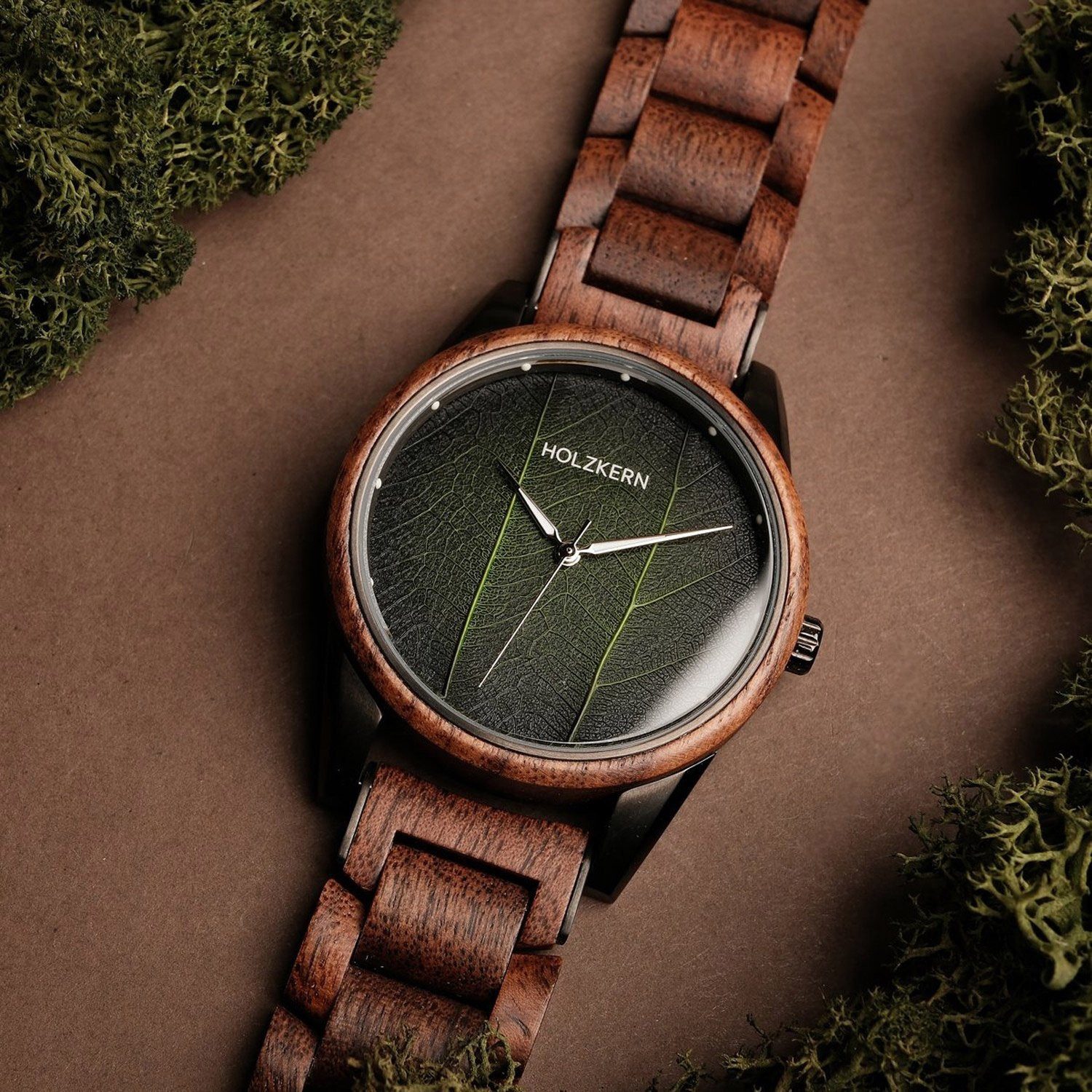 Holzkern Quarzuhr Edisto Walnuss/Blatt