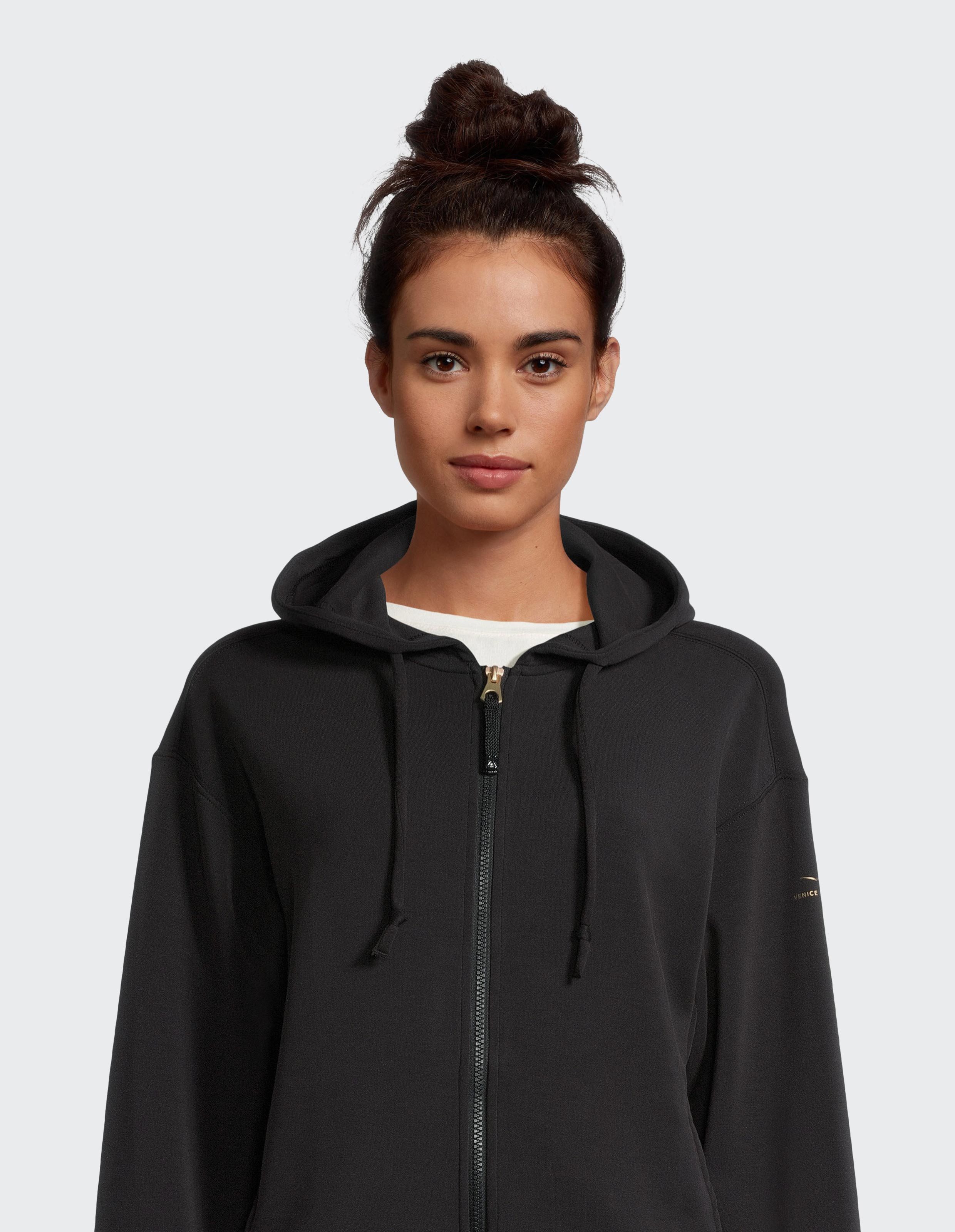 Venice Beach Kapuzensweatjacke KAPUZEN-SWEATJACKE CAYLEE sportlicher Stil, für vielseitigen Einsatz im Alltag