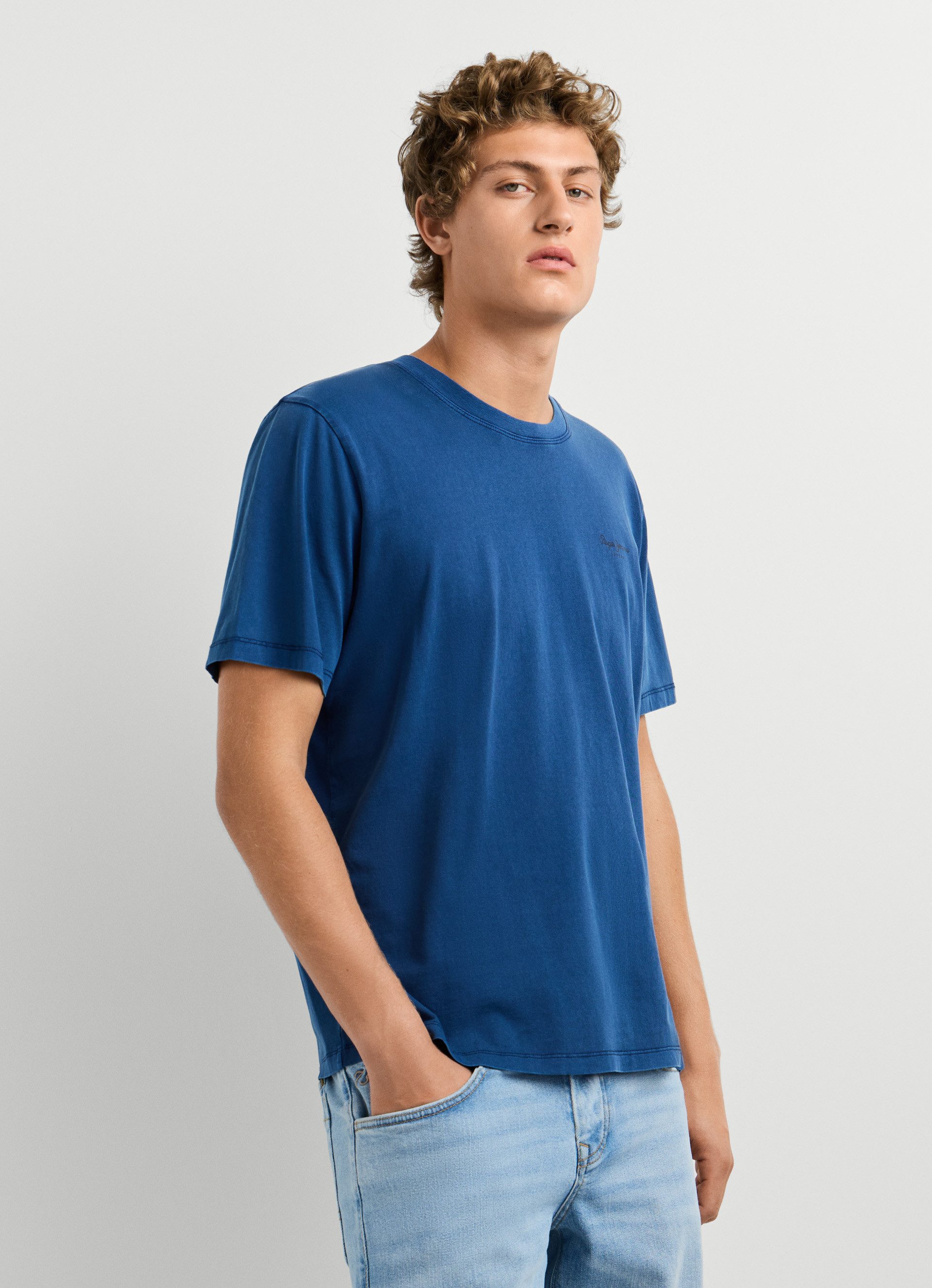 Pepe Jeans T-Shirt JACKO mit kleinem Ton-in-Ton Logoschriftzug