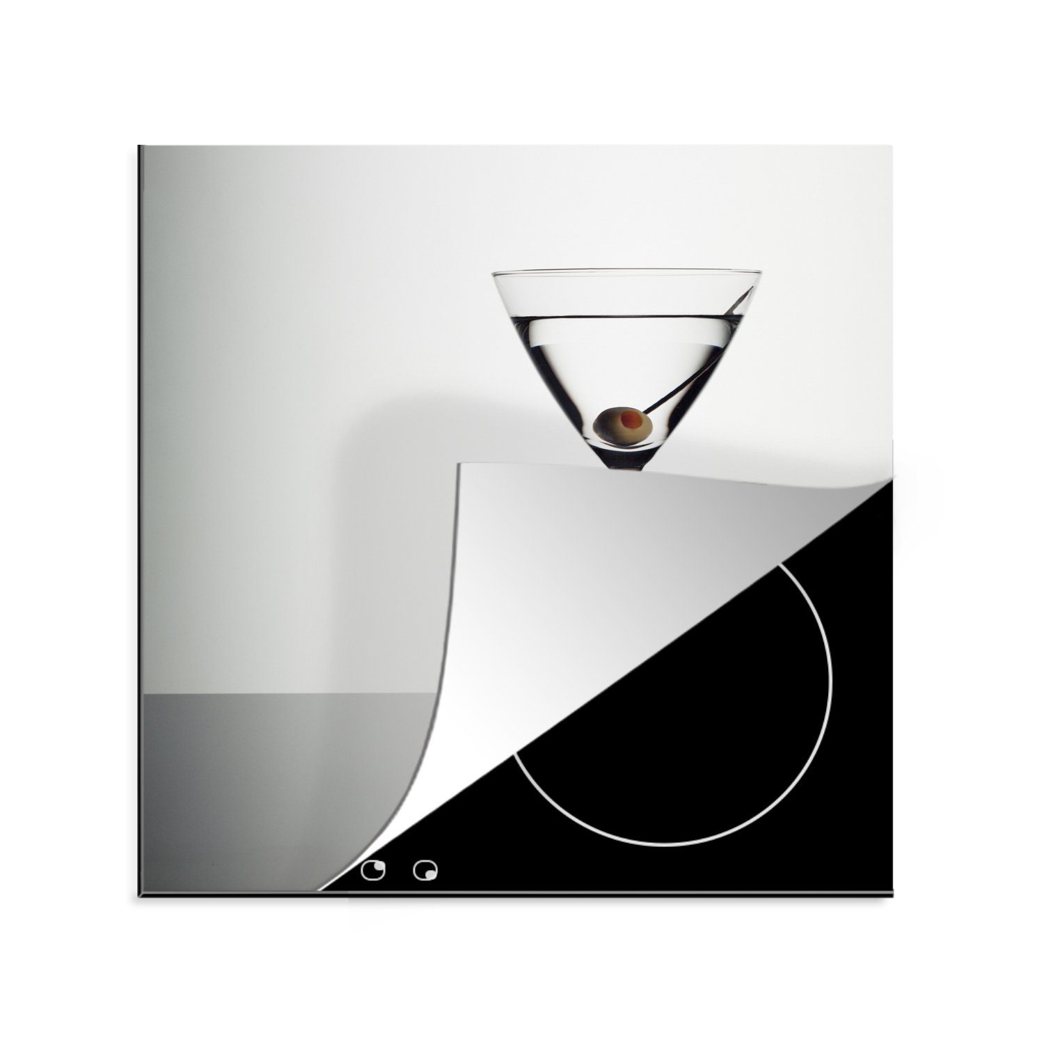 MuchoWow Herdblende-/Abdeckplatte Martini im Glas mit grüner Olive, Vinyl, (1 tlg), 78x78 cm, Ceranfeldabdeckung, Arbeitsplatte für küche