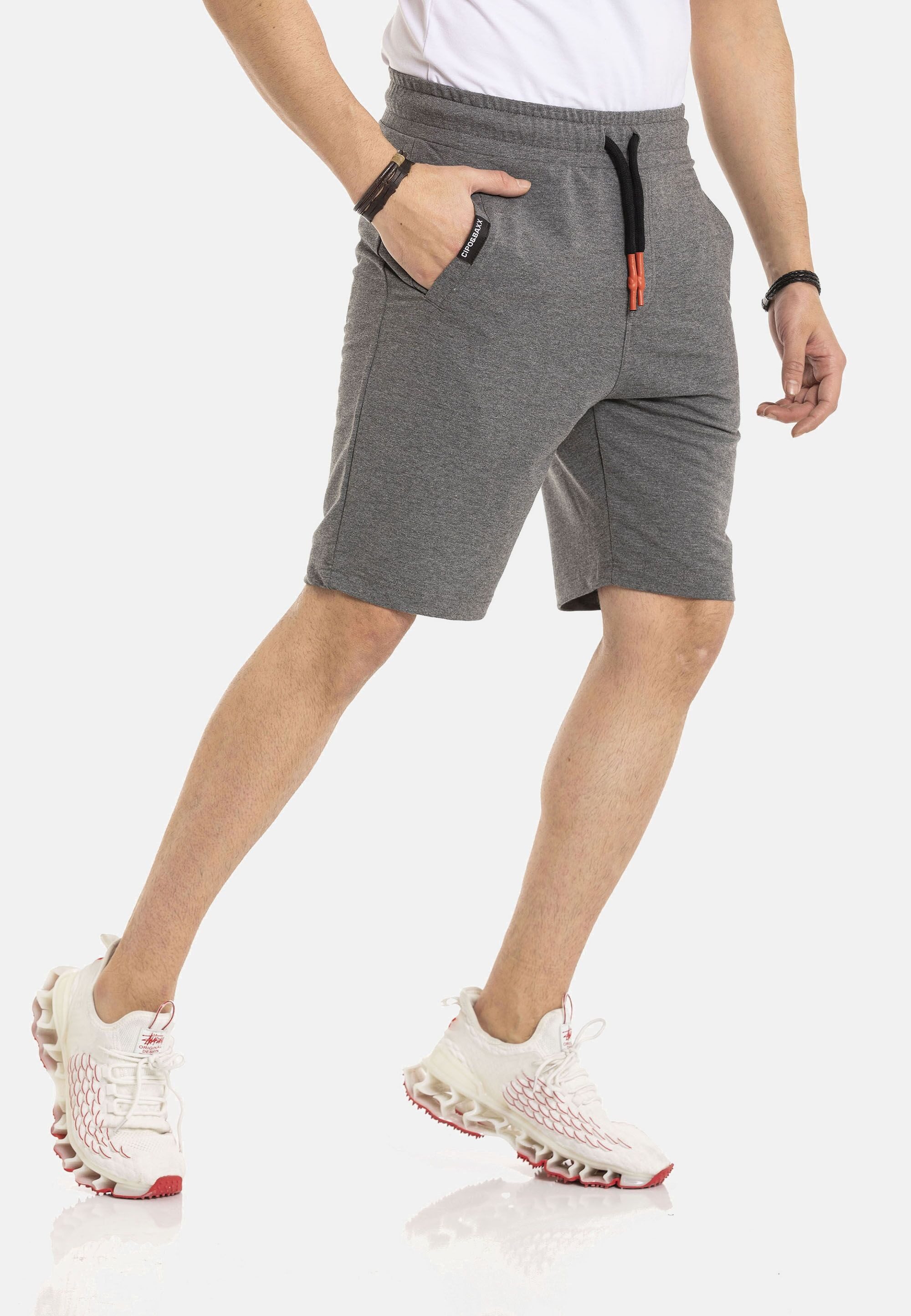 Cipo & Baxx Stoffhose Shorts elastischer Bund mit Kordelzug