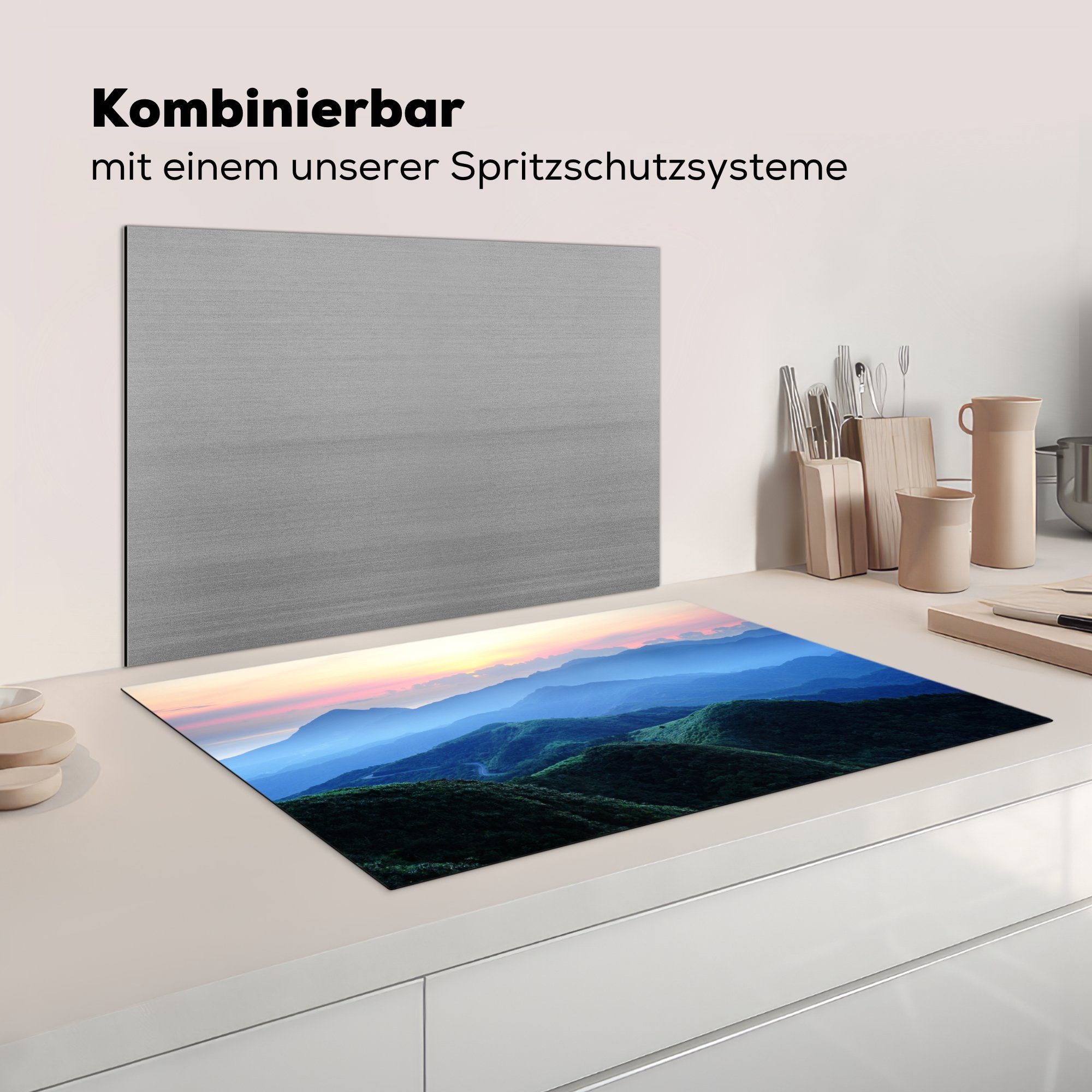 Schutz Herdblende-/Abdeckplatte (1 Induktionskochfeld cm, Vinyl, Berge, MuchoWow küche, die die der Ceranfeldabdeckung Silhouetten auf für Blick 81x52 tlg),