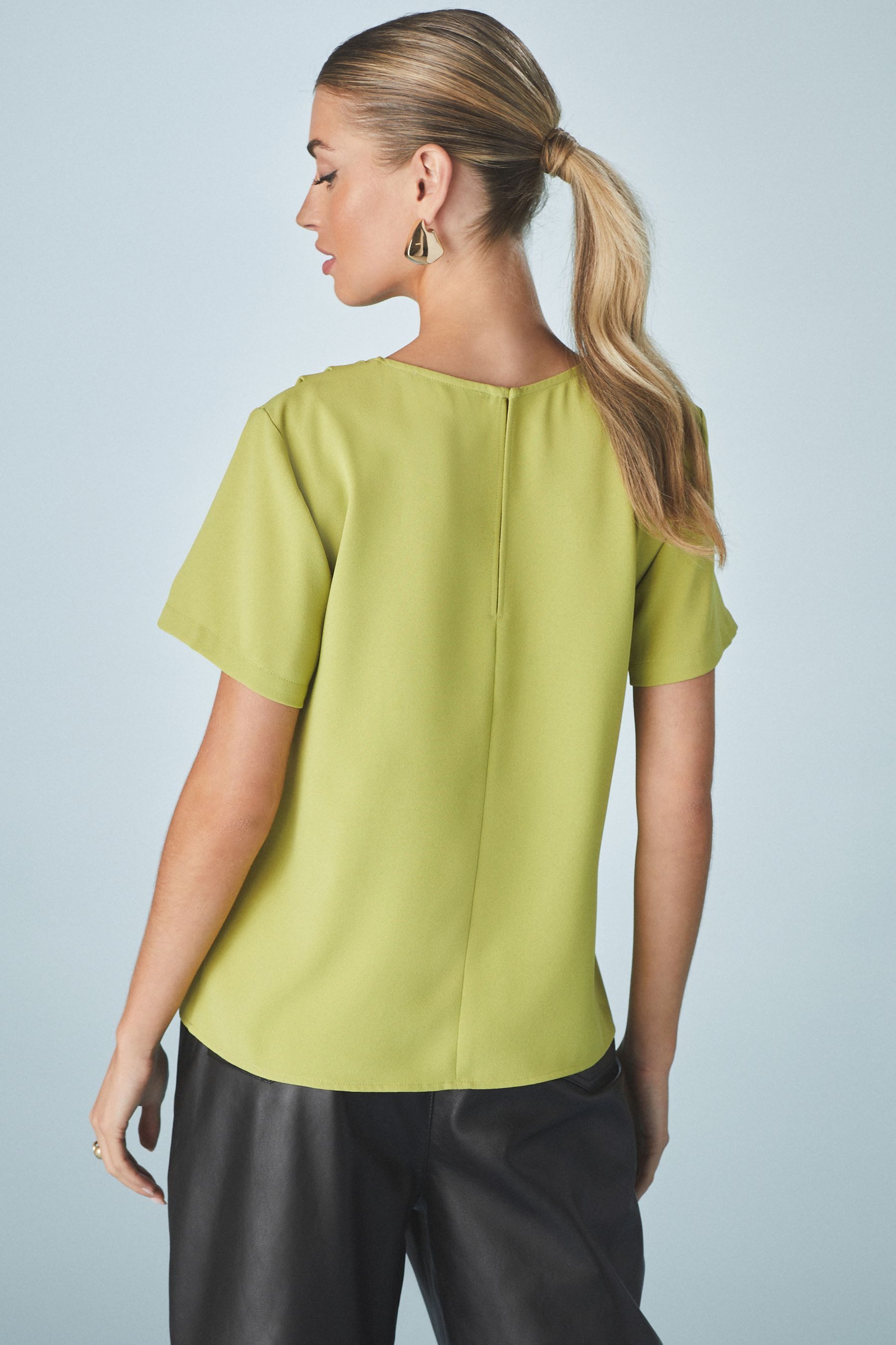 Next Blusenshirt Kurzärmeliges asymmetrisches Top aus Crêpe (1-tlg) günstig online kaufen