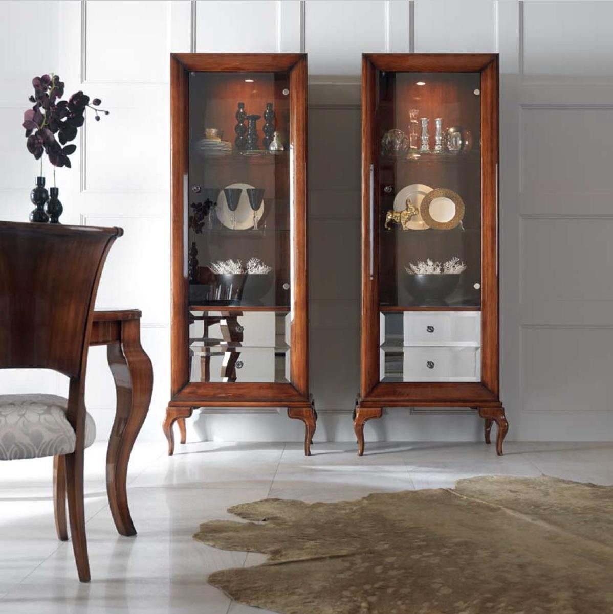 Glasvitrine Barocker Holzschrank Vitrine für das Wohnzimmer in Braun