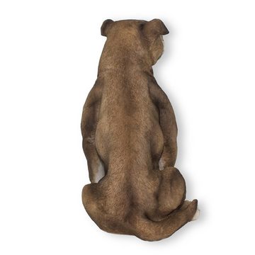 colourliving Gartenfigur Hunde Figur Bullterrier sitzend Terrier Figur, (detailgetreue Darstellung, liebevoll verarbeitet), handbemalt, 33 cm hoch, Möbelschoner unter den Füßen