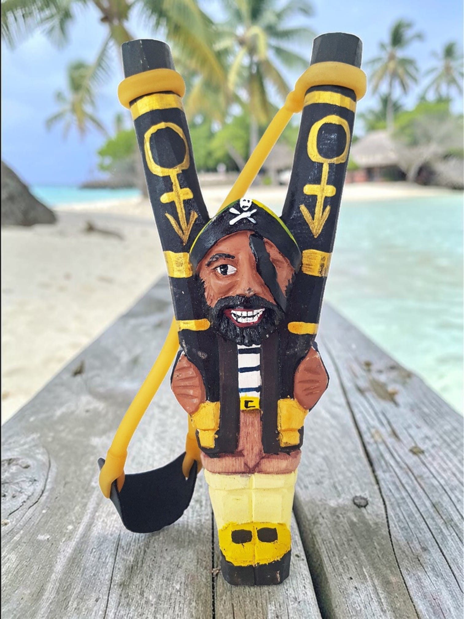 CleanPrince Dekoobjekt Holzzwille mit Glasaugen farbig bemalt, verschiedene Motive