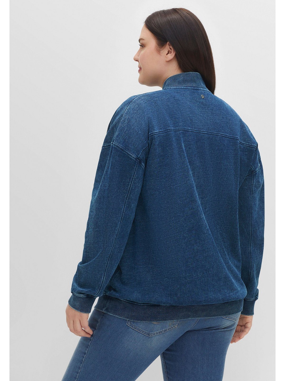 Sheego Sweatjacke Große Brusttaschen mit Größen in Jeansoptik