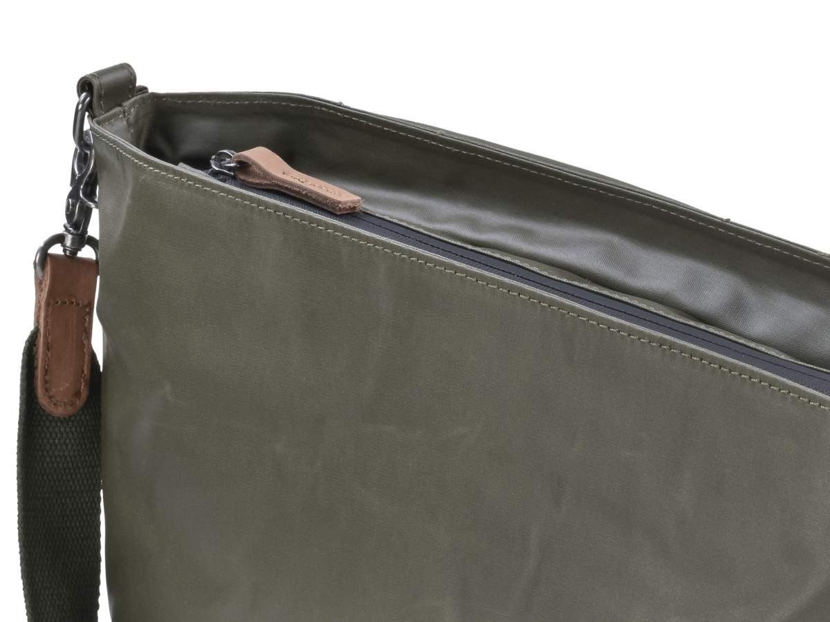Greenburry Umhängetasche Aviator Waterproof, Messenger Bag 38x30cm, Schultertasche mit Tabletfach 31x22cm