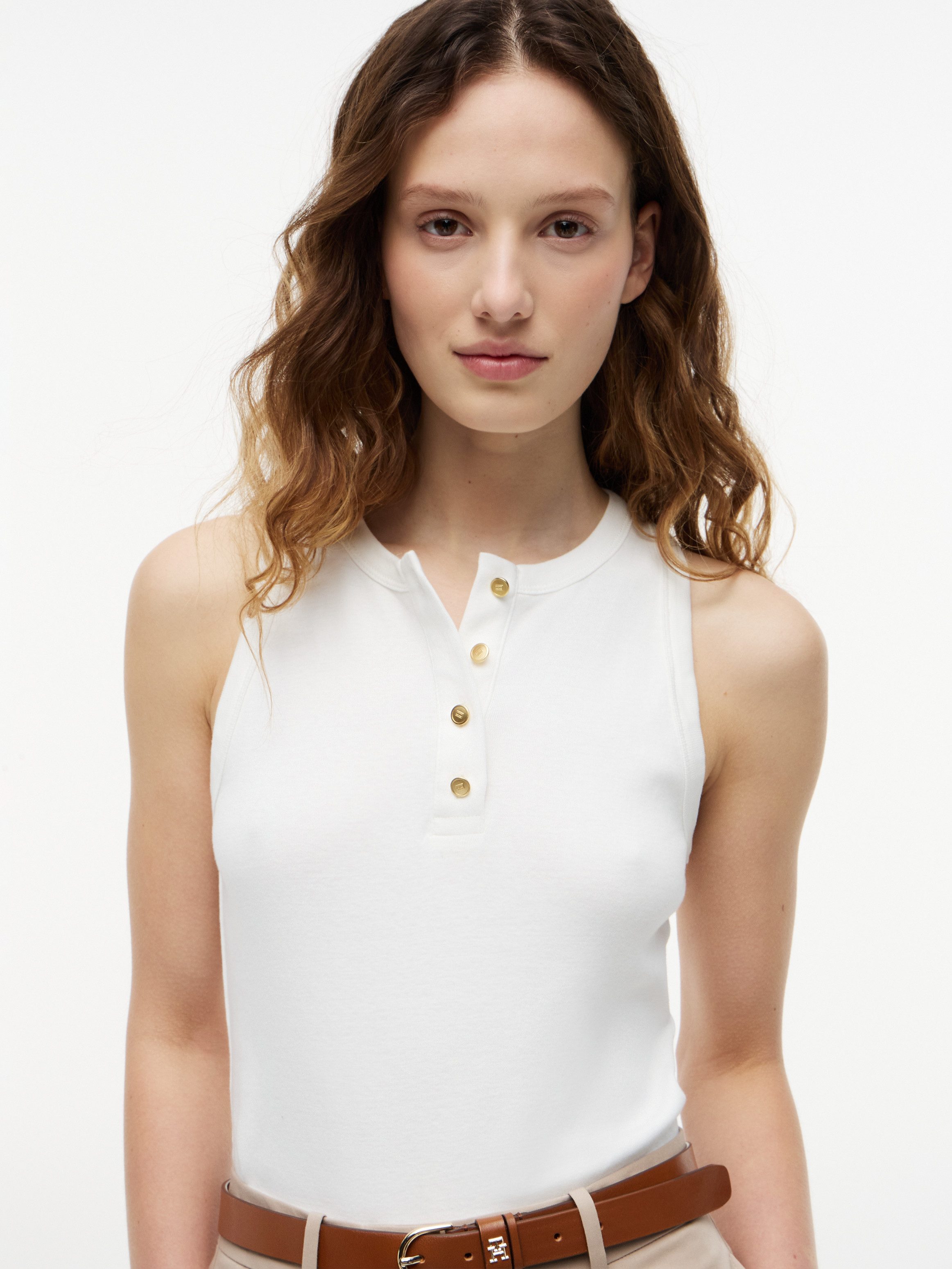 Tommy Hilfiger T-Shirt GOLD BUTTON HENLEY TOP mit kurzer Knopfleiste