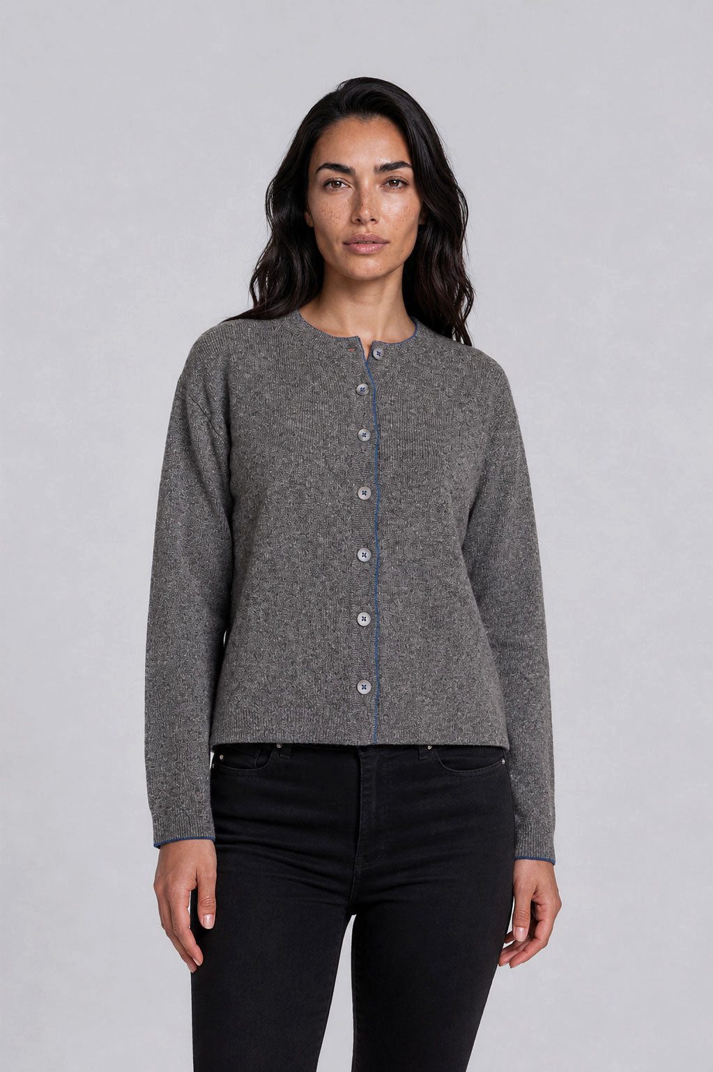 FRISTED Cardigan Damen Lammwolle Melange Rundhals Modern Fit Langarm casual Strickjacke mit Knopfleiste und seitlichen Schlitzen, figurbetont