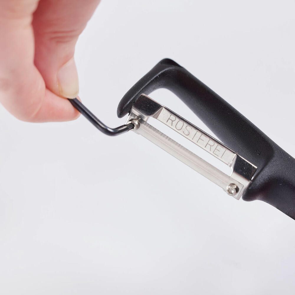WESTMARK Sparschäler 2 Stk, mit geschärftem Ausstecher, inkl. Ersatzklingen-Set, Pendelschä, Made in Germany, rostfrei, langlebig