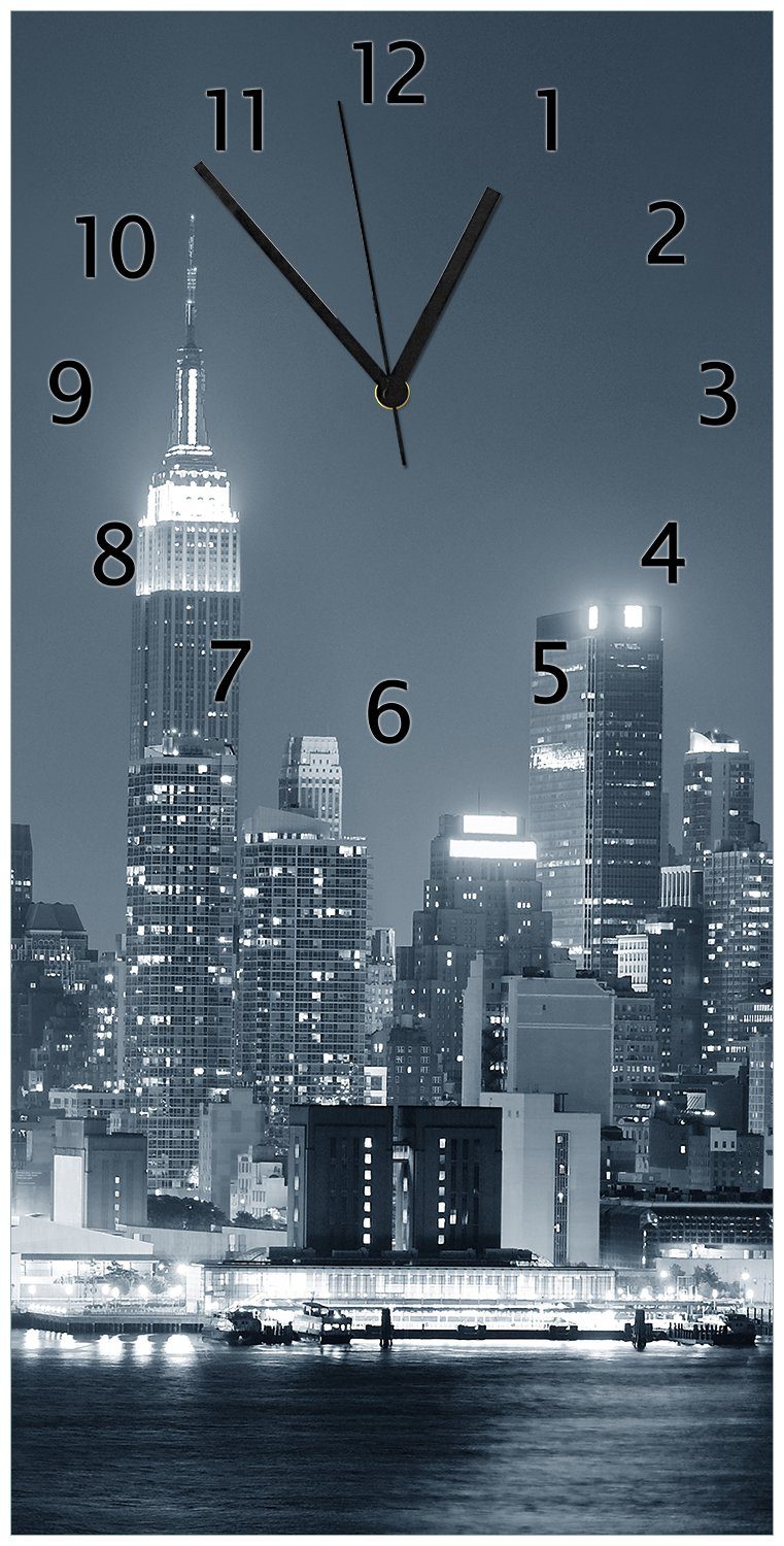 Wallario Wanduhr New York Skyline - Schwarz Weiß Blau (Uhr aus Acryl)