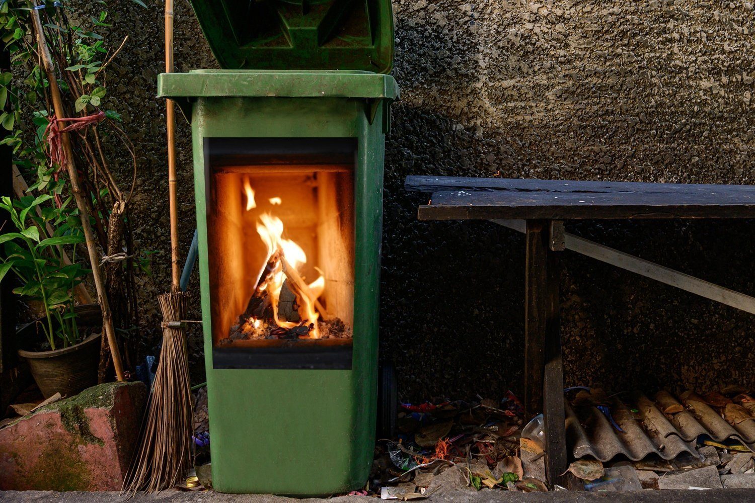 in von MuchoWow Mülleimer-aufkleber, Abfalbehälter Wandsticker Kamin Holz (1 Sticker, Container, Mülltonne, einem Verbrennung St),