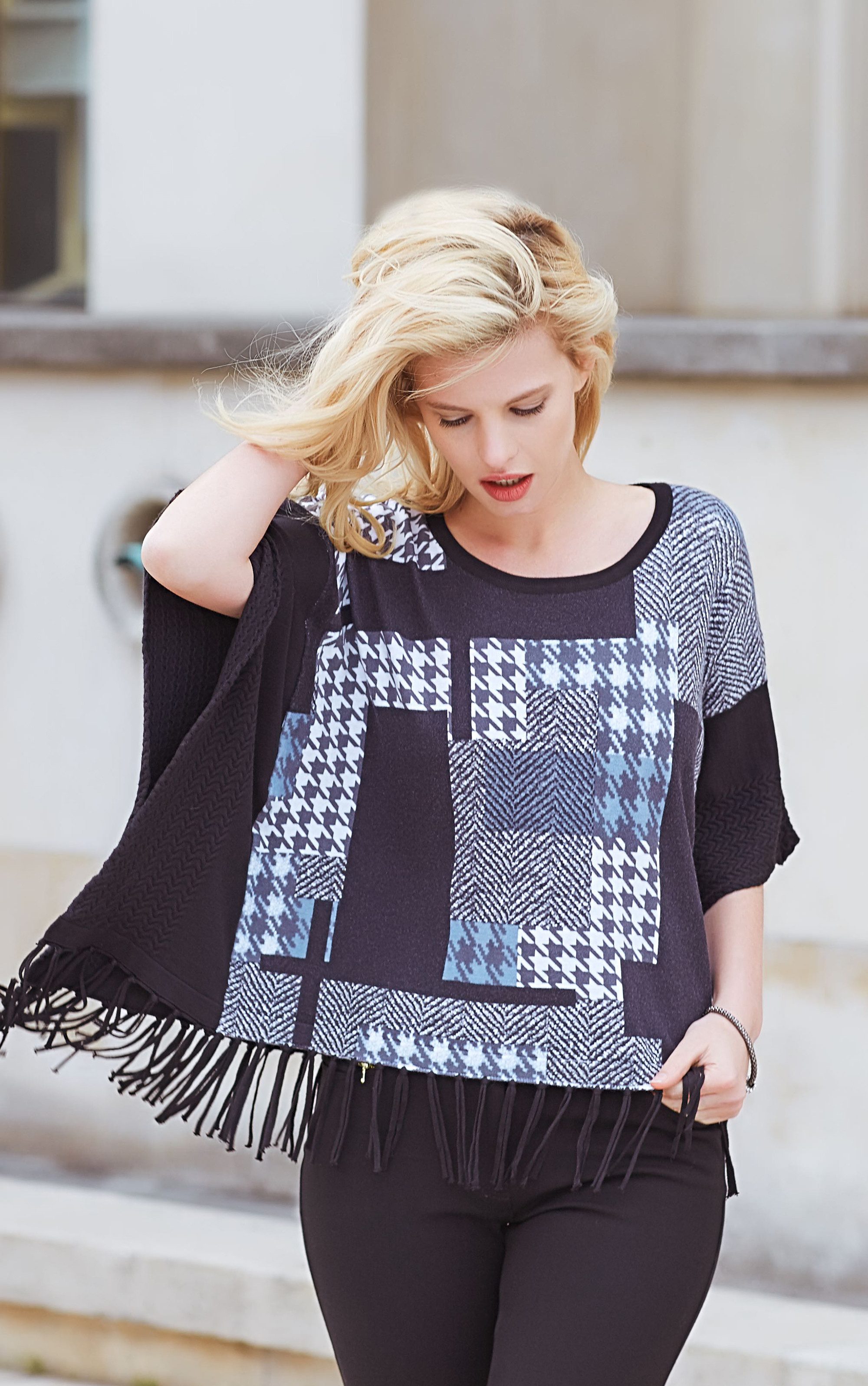 Passioni Poncho mit Patchwork-Mischung aus Karo und Hahnentritt