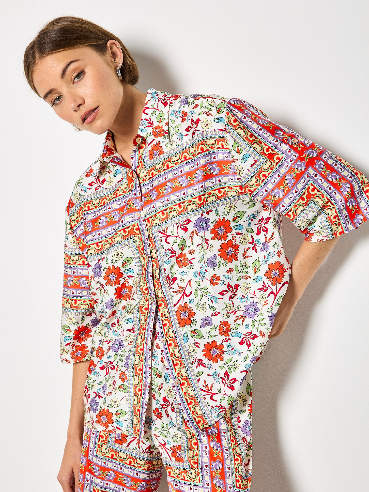 Apricot Satinbluse Satinhemd mit Blumenmuster Bedruckt