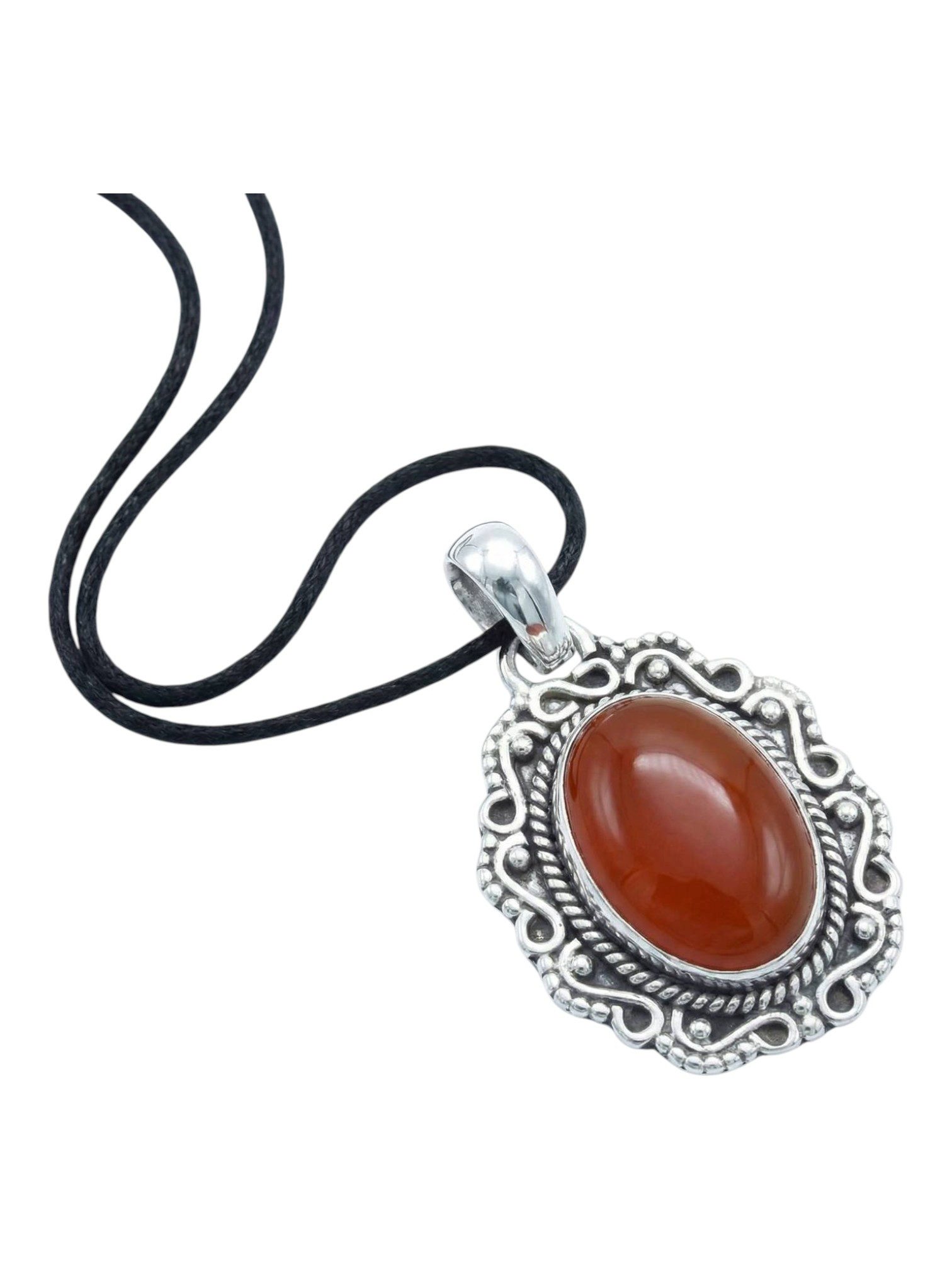 mantraroma Kettenanhänger KATUVA oval aus 925 Silber mit Karneol (Kettenanhänger am Baumwollband im Schmuckbeutel), 925 Sterling Silber Kettenanhänger für Damen