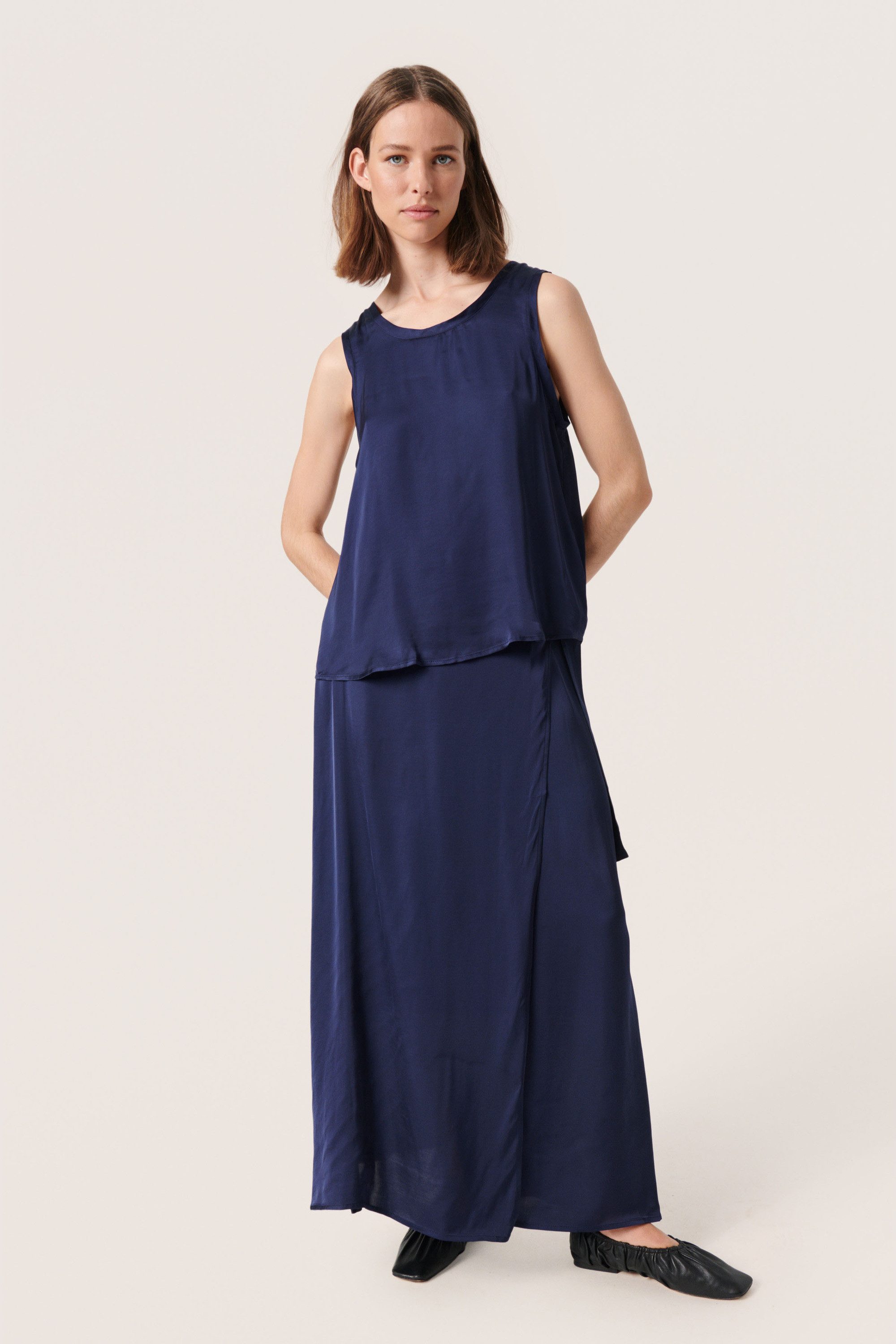 SOAKED IN LUXURY Blusentop Ärmellose Bluse SlEline