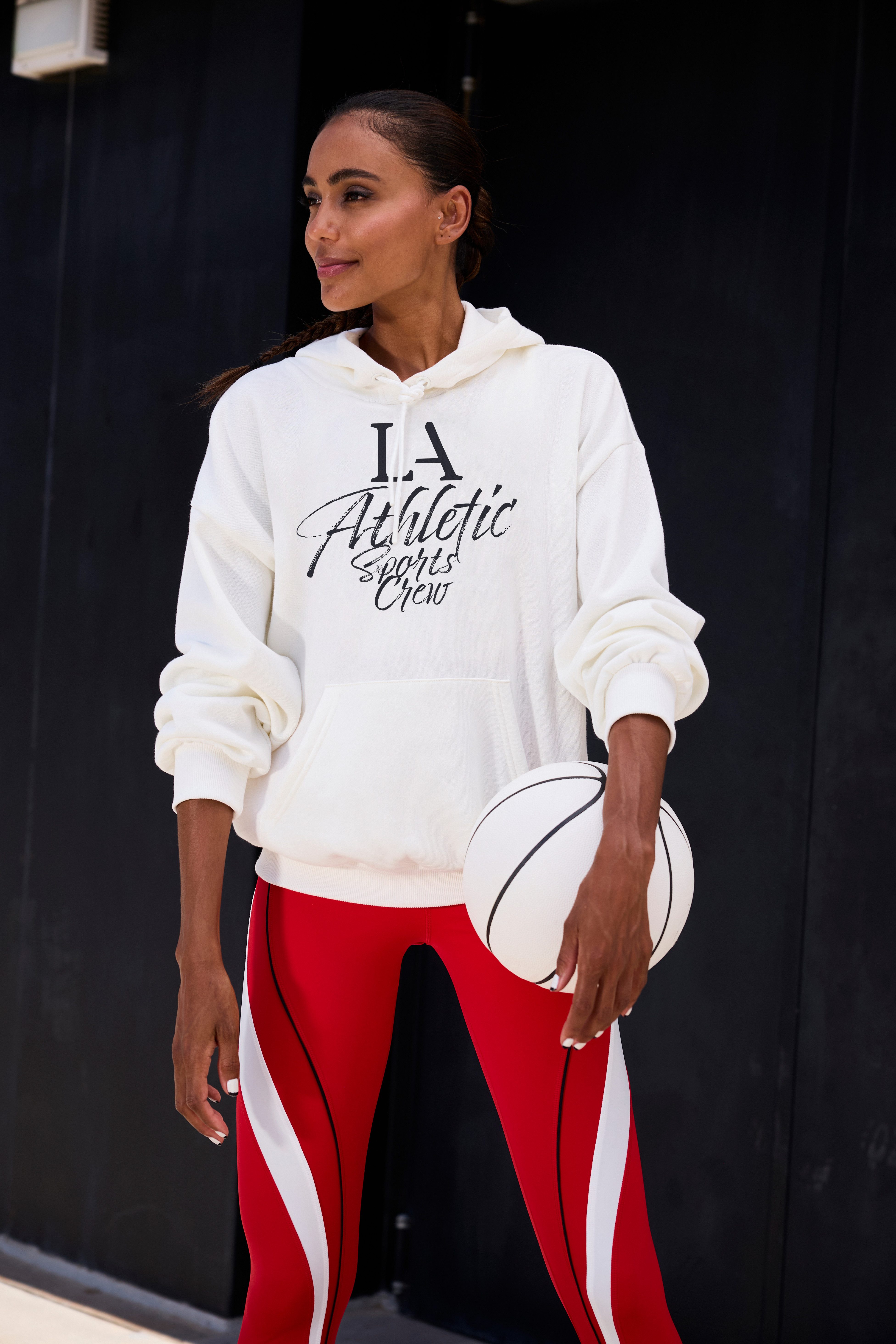 LASCANA ACTIVE Kapuzenpullover mit sportlichem Schriftzug – Bild 5 von 5