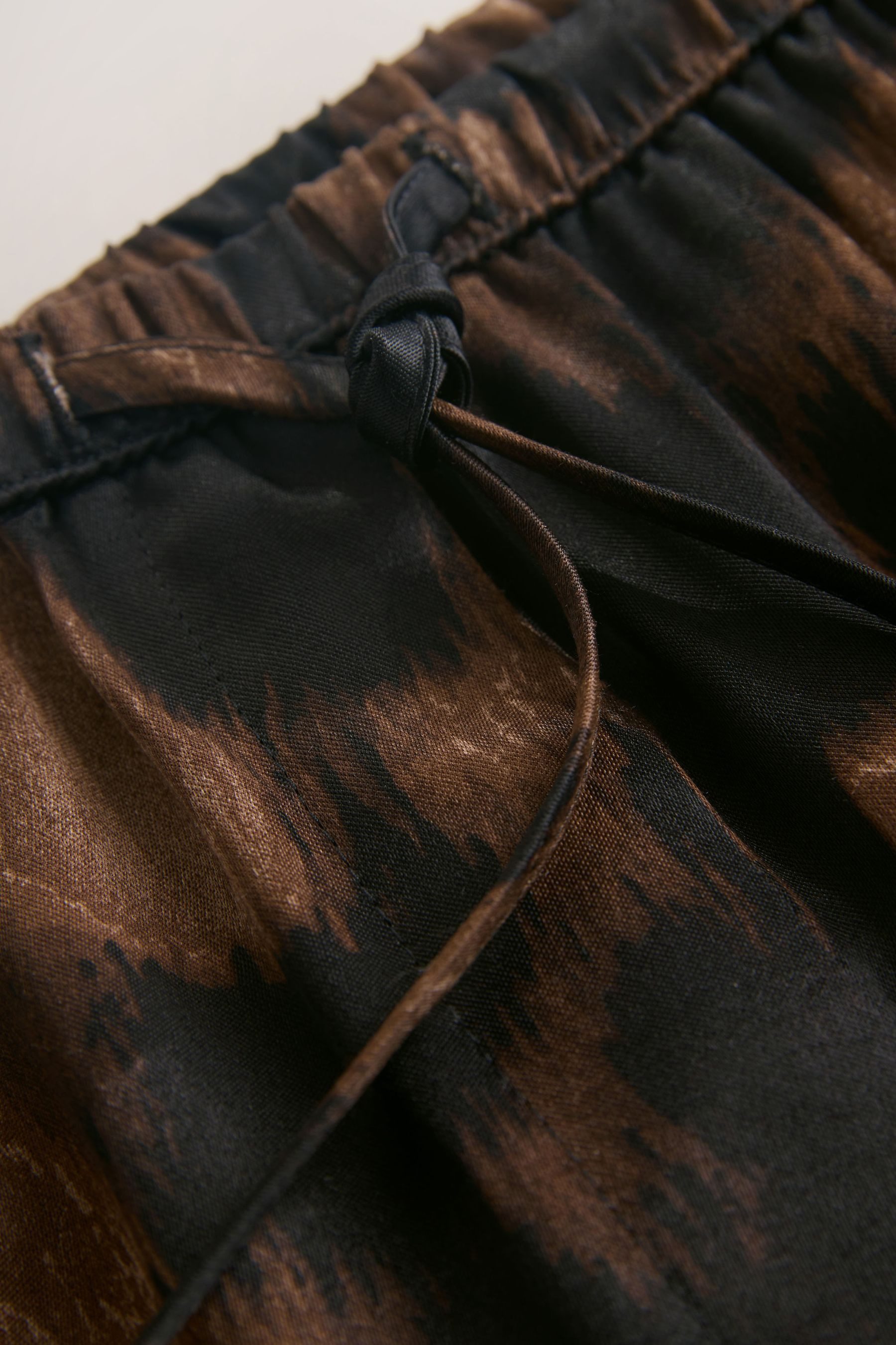 Next Stoffhose Hose mit weitem Bein und Satin-Bindegürtel (1-tlg)