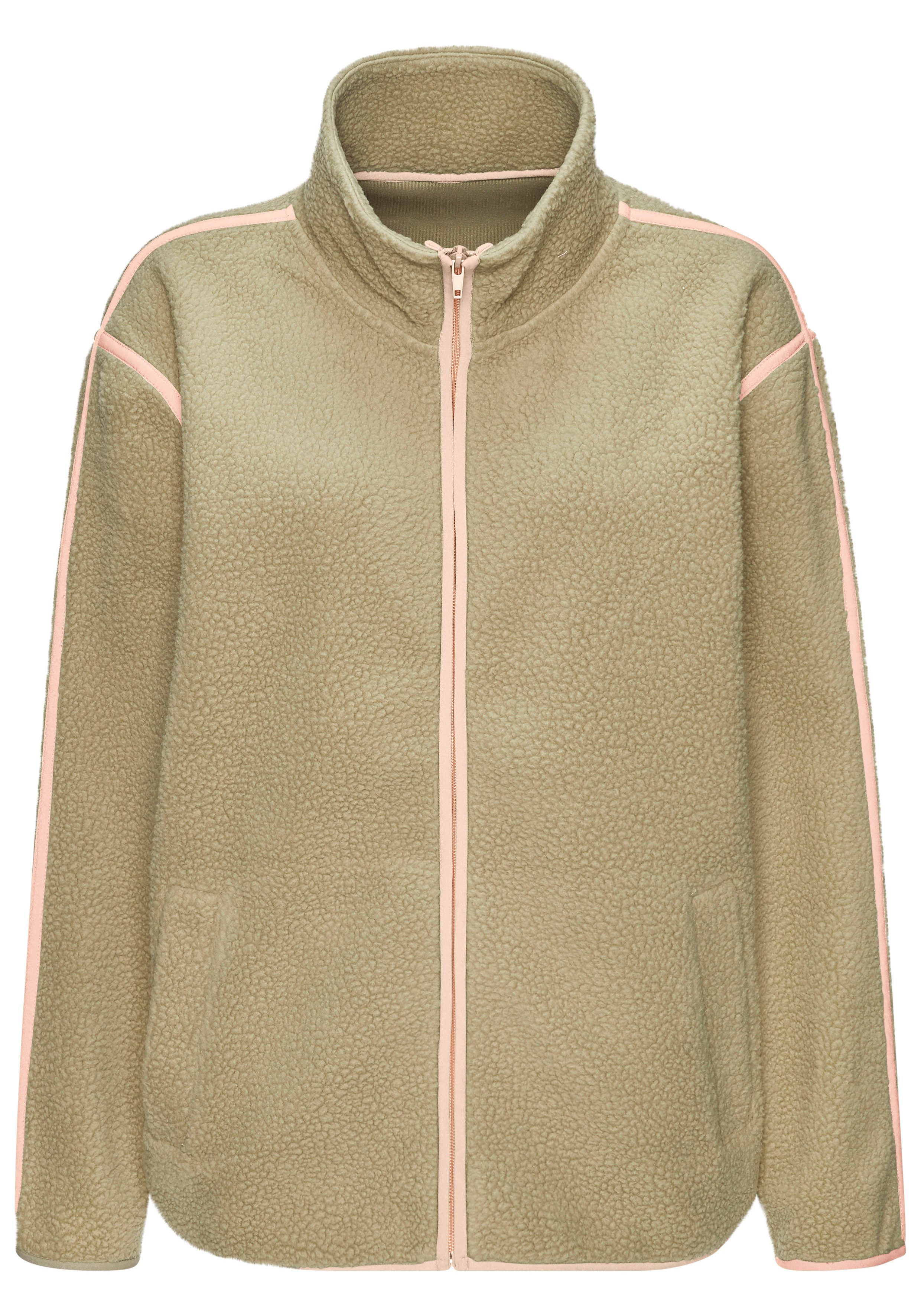 Buffalo Bouclèjacke, kuschelig und weich. € 79,99