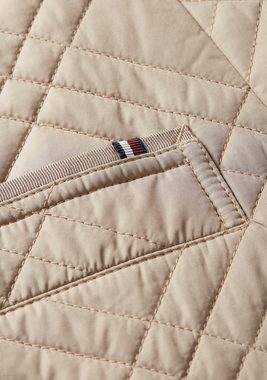 Tommy Hilfiger Steppmantel QUILTED SHORT TRENCH mit Bindegürtel und Tommy Hilfiger Markenlabel