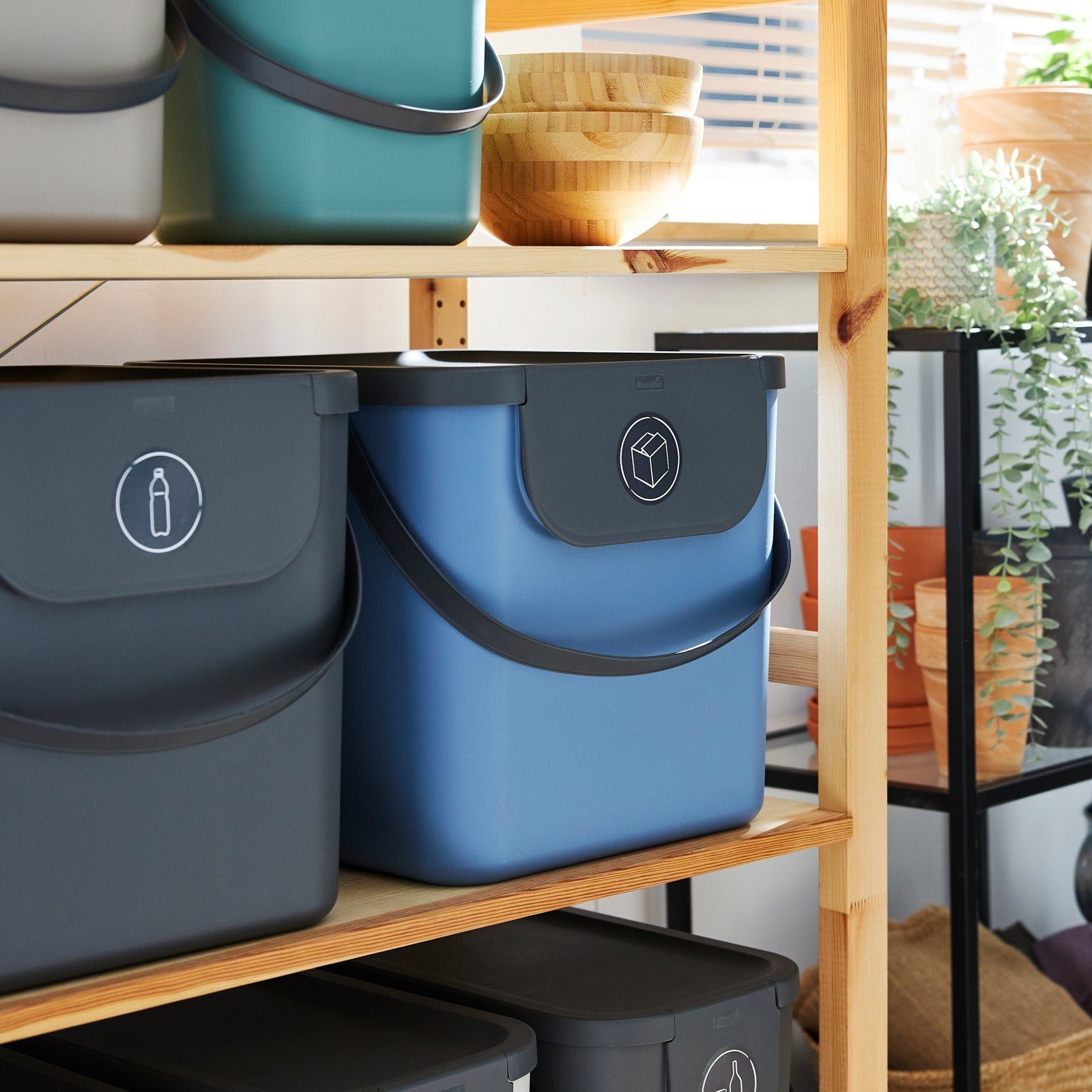 ROTHO Mülltrennsystem ALBULA 3er Set Müllbehälter 40l stapelbar mit Deckel, Platzsparend stapelbares Recycling System für flexible Mülltrennung – Bild 4 von 4