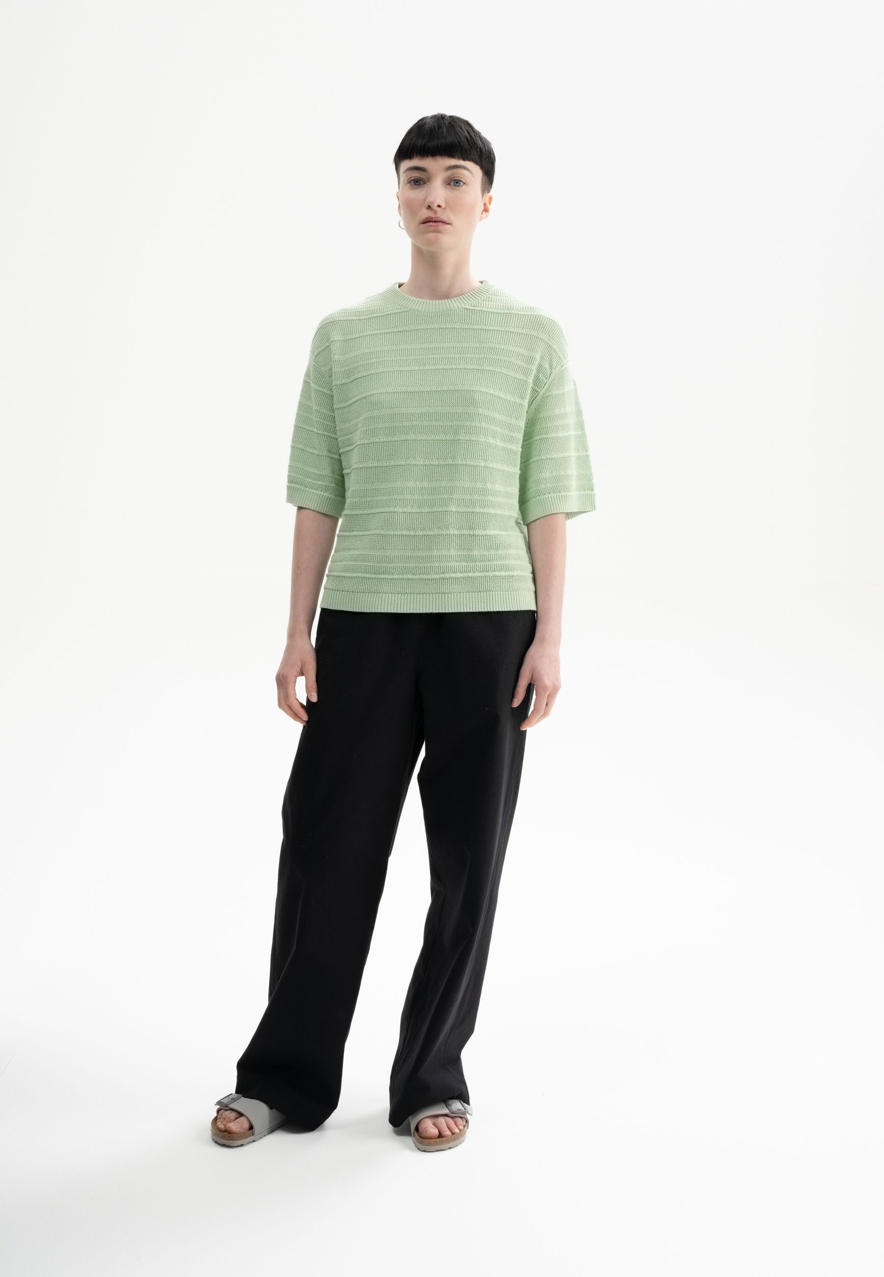 MELA Kurzarmshirt Strukturiertes Strick T-Shirt Style AROHI Kurze Ärmel