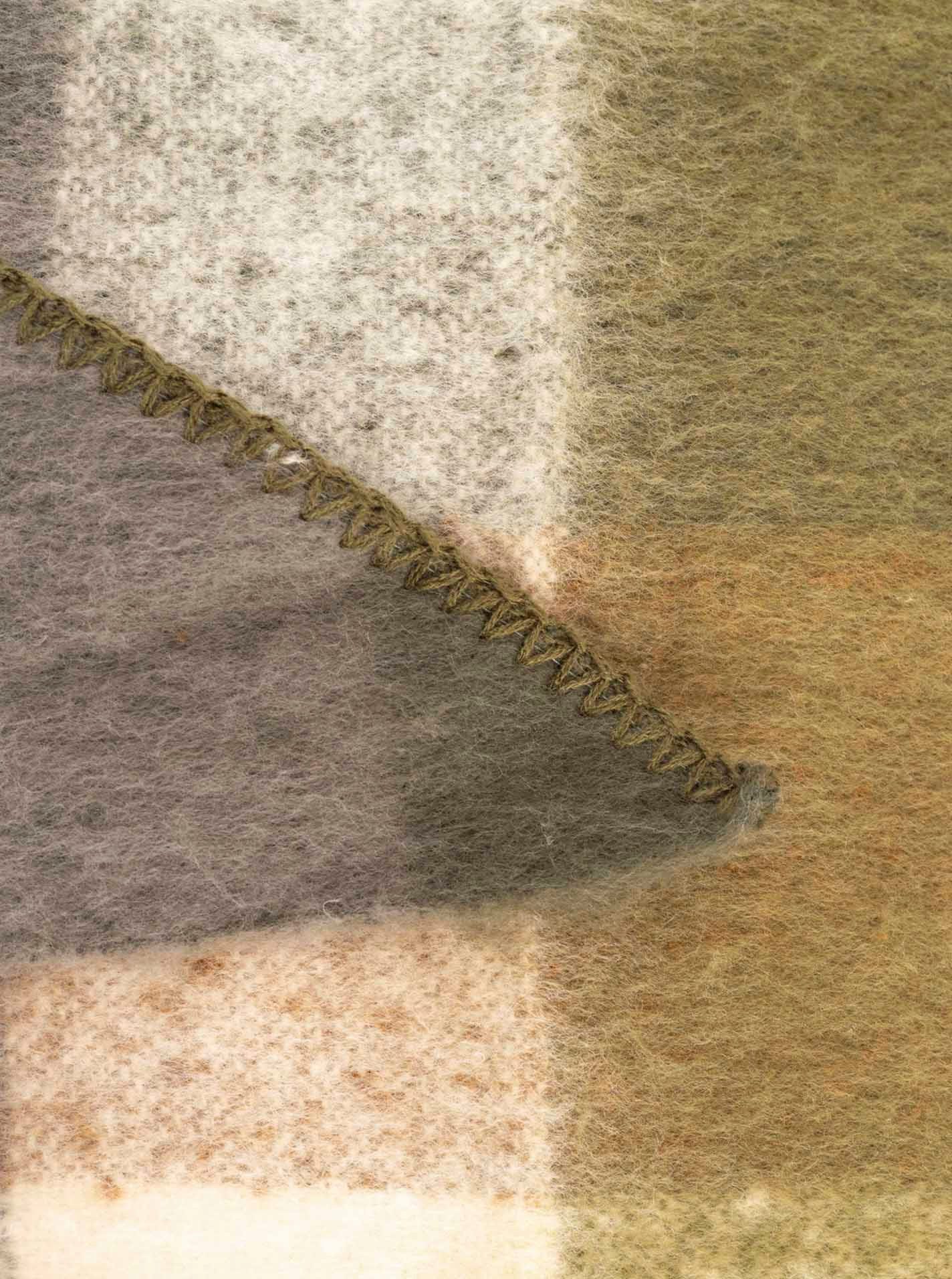 Zwillingsherz Dreieckstuch "Karo", großes Karo-Design, weiche Qualität, Dreiecksform