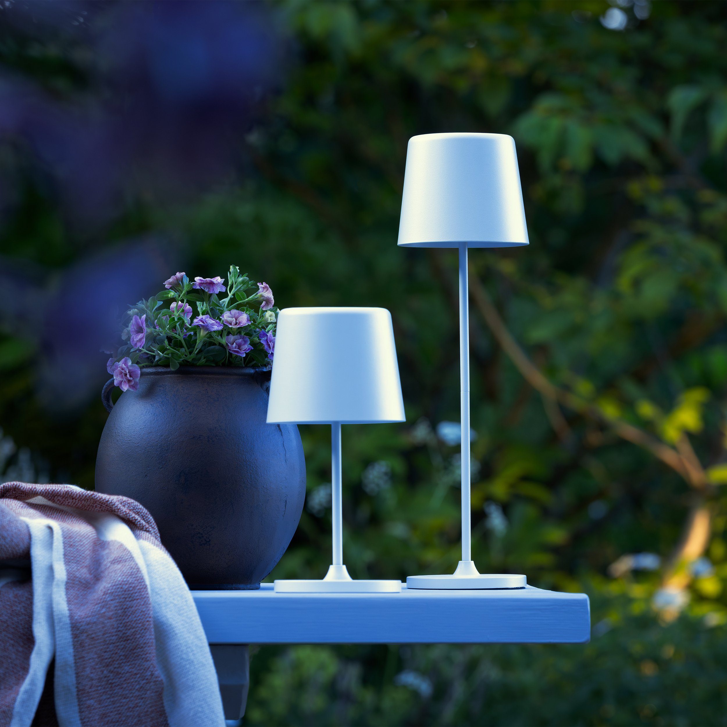 Brilliant LED Tischleuchte Kaami - mobile LED Außen Tischlampe, Dimmfunktion, mehrere Helligkeitsstufen, LED fest integriert, Warmweiß, mobile LED Außen Tischlampe, 37 cm, 310 lm, Touchdimmer, USB